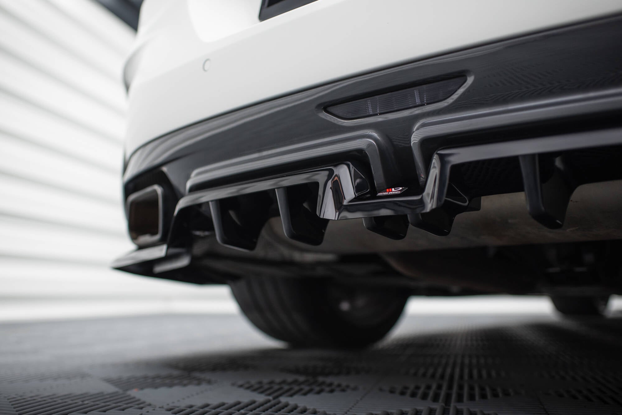 Maxton Design Street+ Mittlerer Diffusor RACE passend für BMW Z4 M40i G29 schwarz Hochglanz