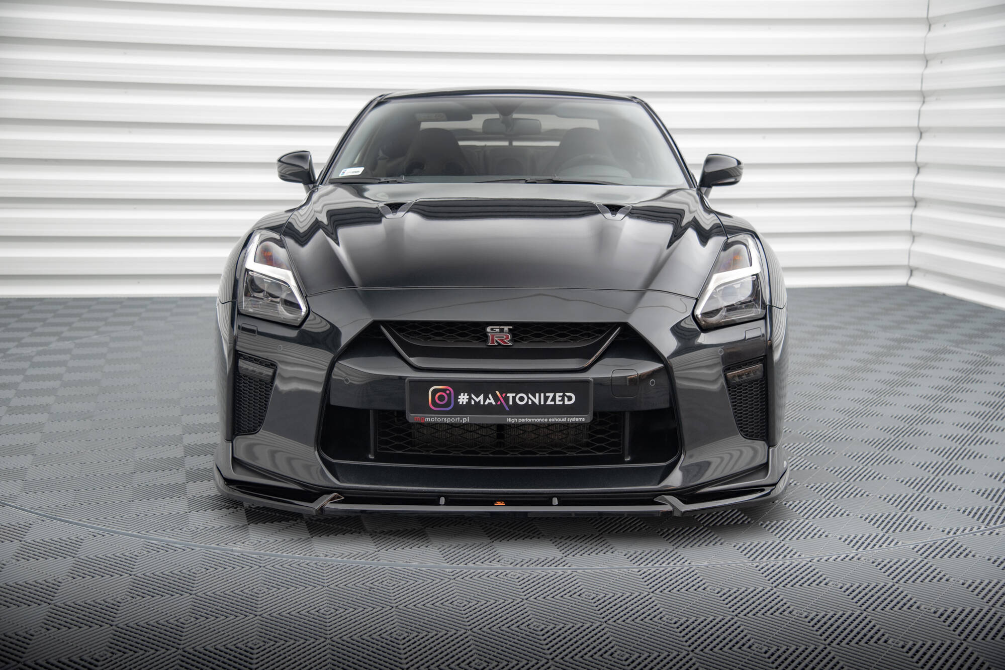 Maxton Design Street+ Spoilerlippe Front Ansatz V.2 passend für Nissan GTR R35 Facelift schwarz Hochglanz