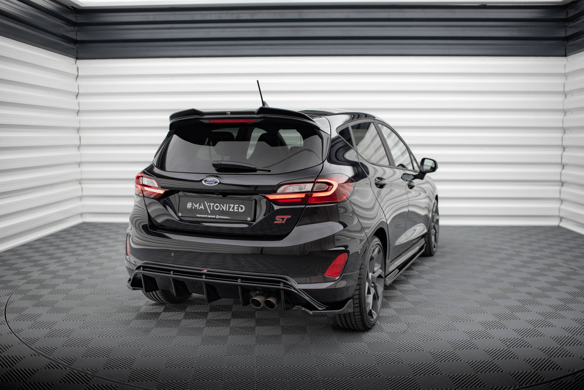Maxton Design Heck Ansatz Flaps Diffusor V.2 passend für Ford FIesta Mk8 ST schwarz Hochglanz