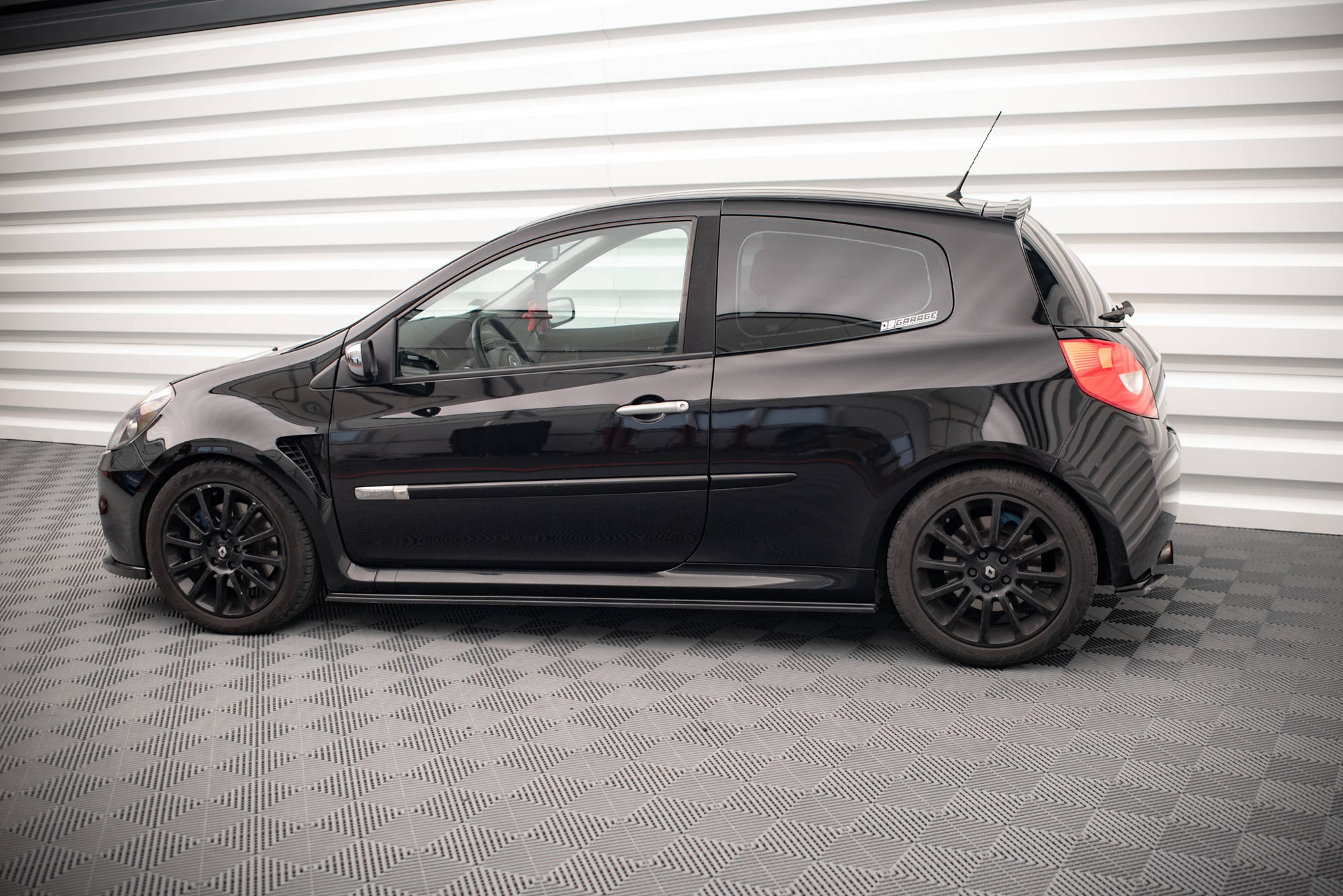 Maxton Design Heck Ansatz Flaps Diffusor passend für RENAULT CLIO III RS schwarz Hochglanz