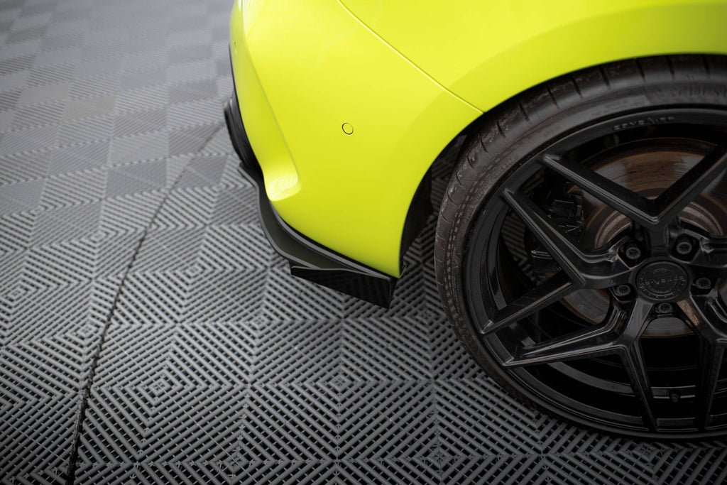 Maxton Design Hintere Seiten Flaps V.2 passend für BMW 1er F40 M-Paket / M135i schwarz Hochglanz