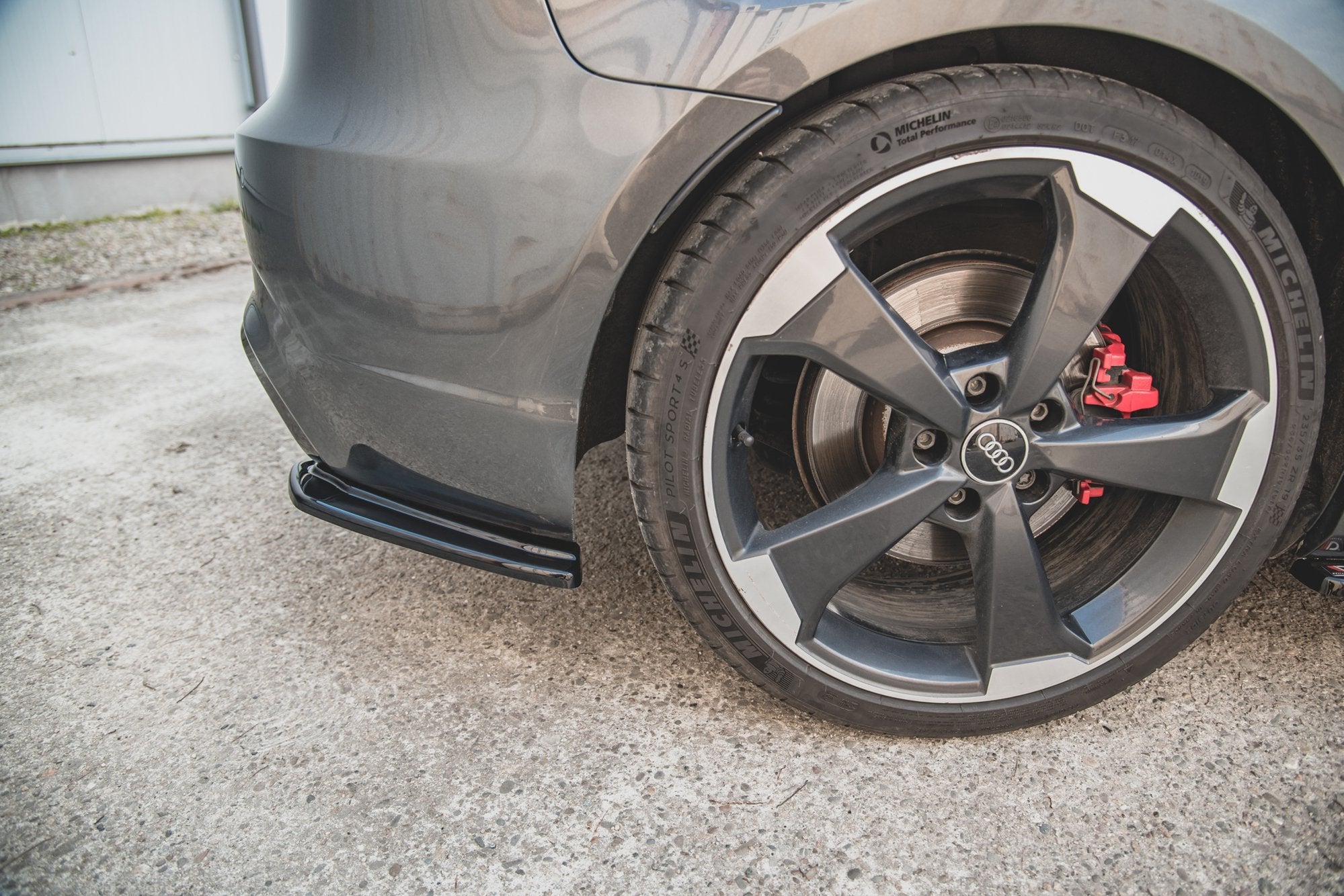 Maxton Design Heck Ansatz Flaps Diffusor V.1 passend für Audi RS3 8V Sportback schwarz Hochglanz
