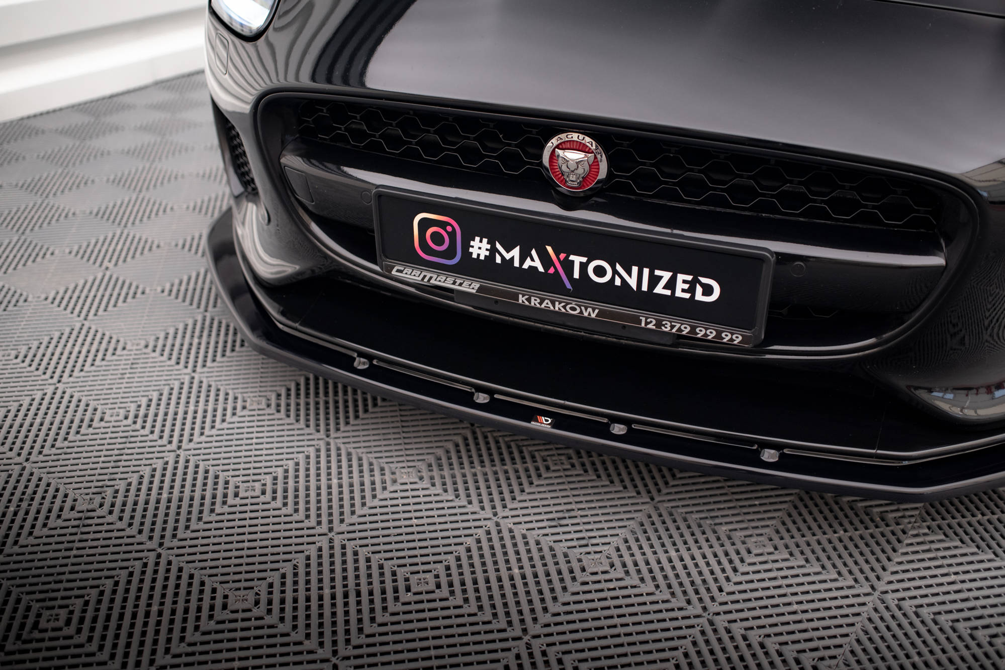 Maxton Design Street+ Spoilerlippe Front Ansatz V.1 passend für Jaguar F-Type X152 Facelift schwarz Hochglanz