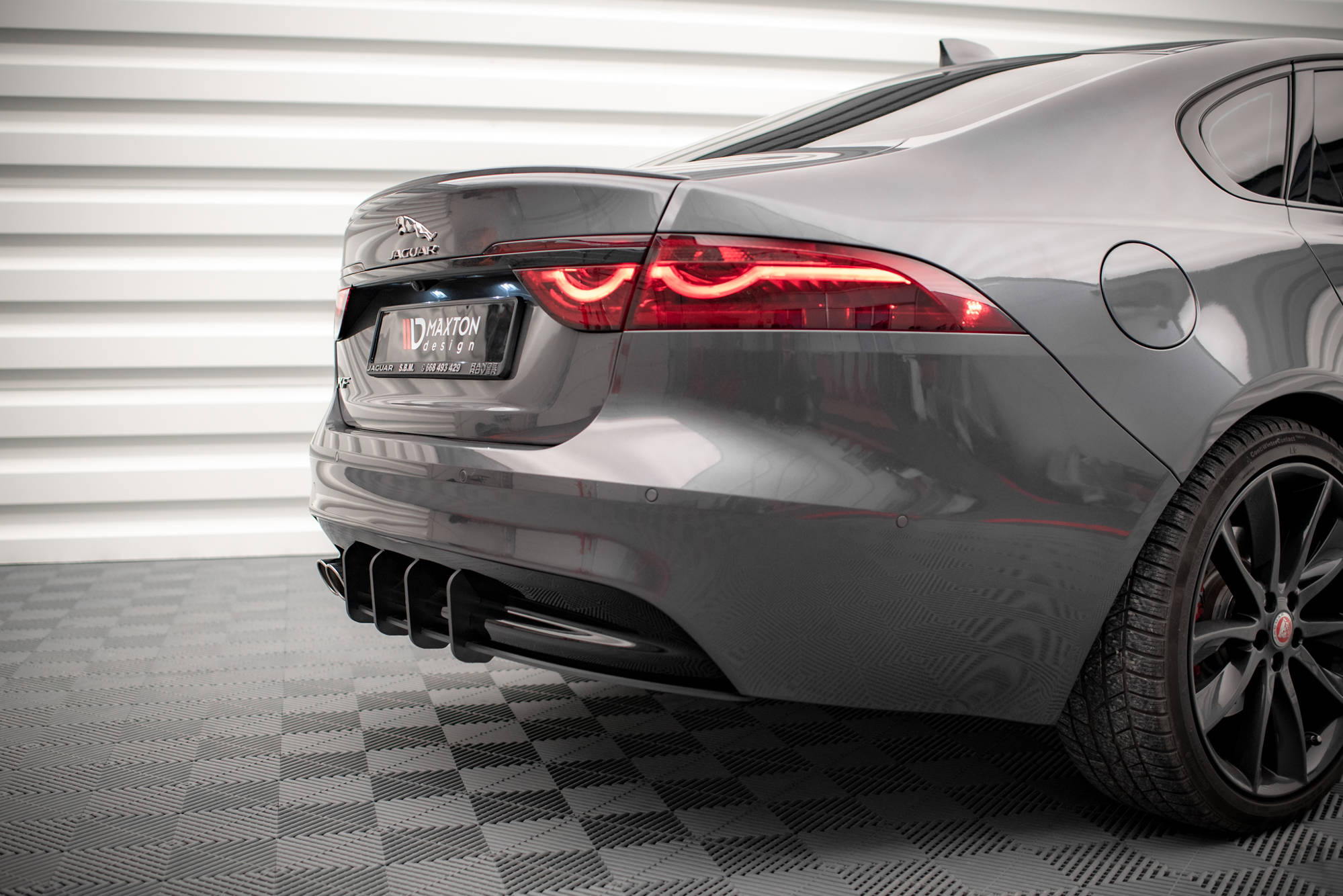 Maxton Design Street Pro Heckschürze passend für Jaguar XF R-Sport Mk2