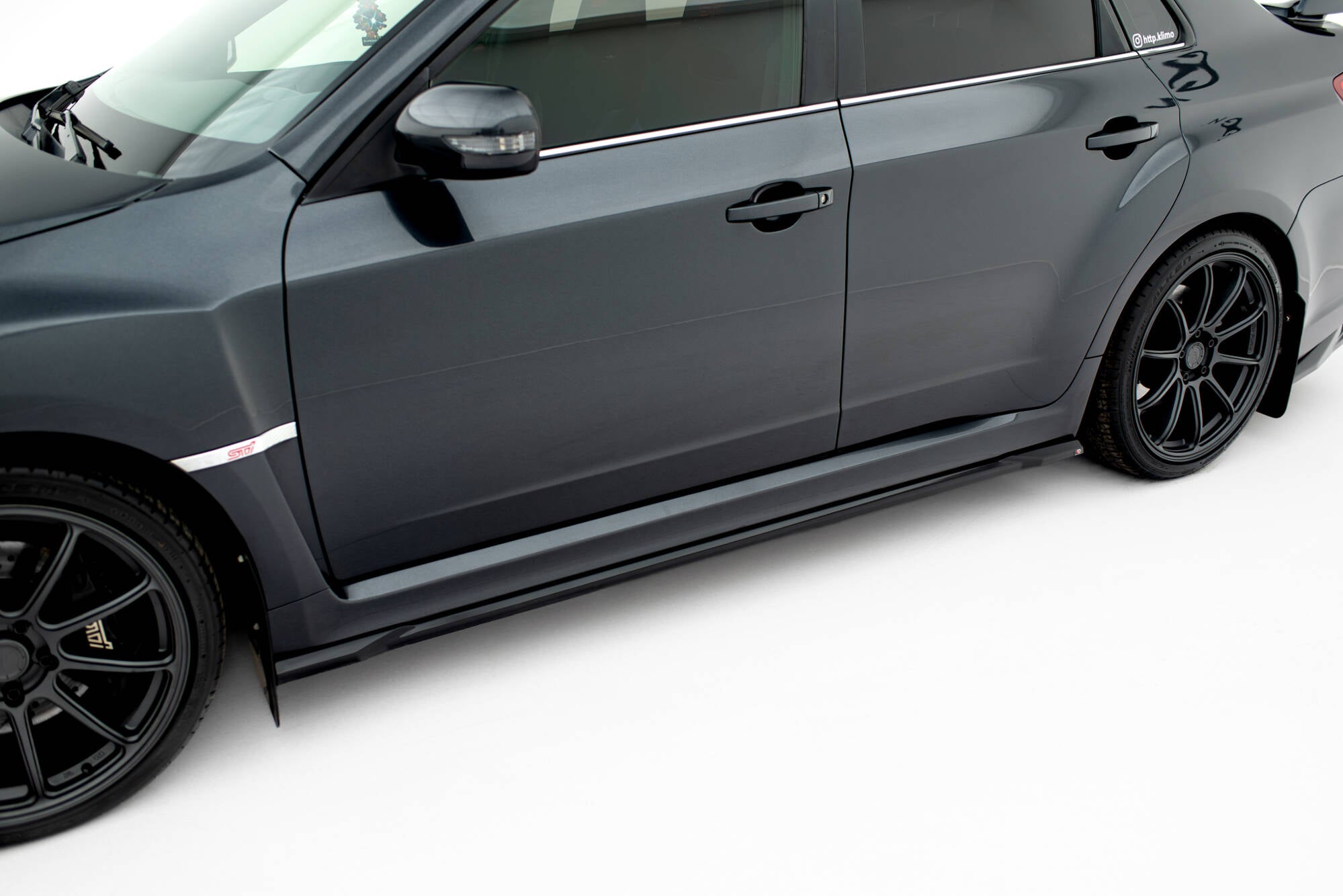 Maxton Design Street+ Seitenschweller Leisten V.2 passend für Subaru Impreza WRX STI Mk3 Facelift schwarz Hochglanz