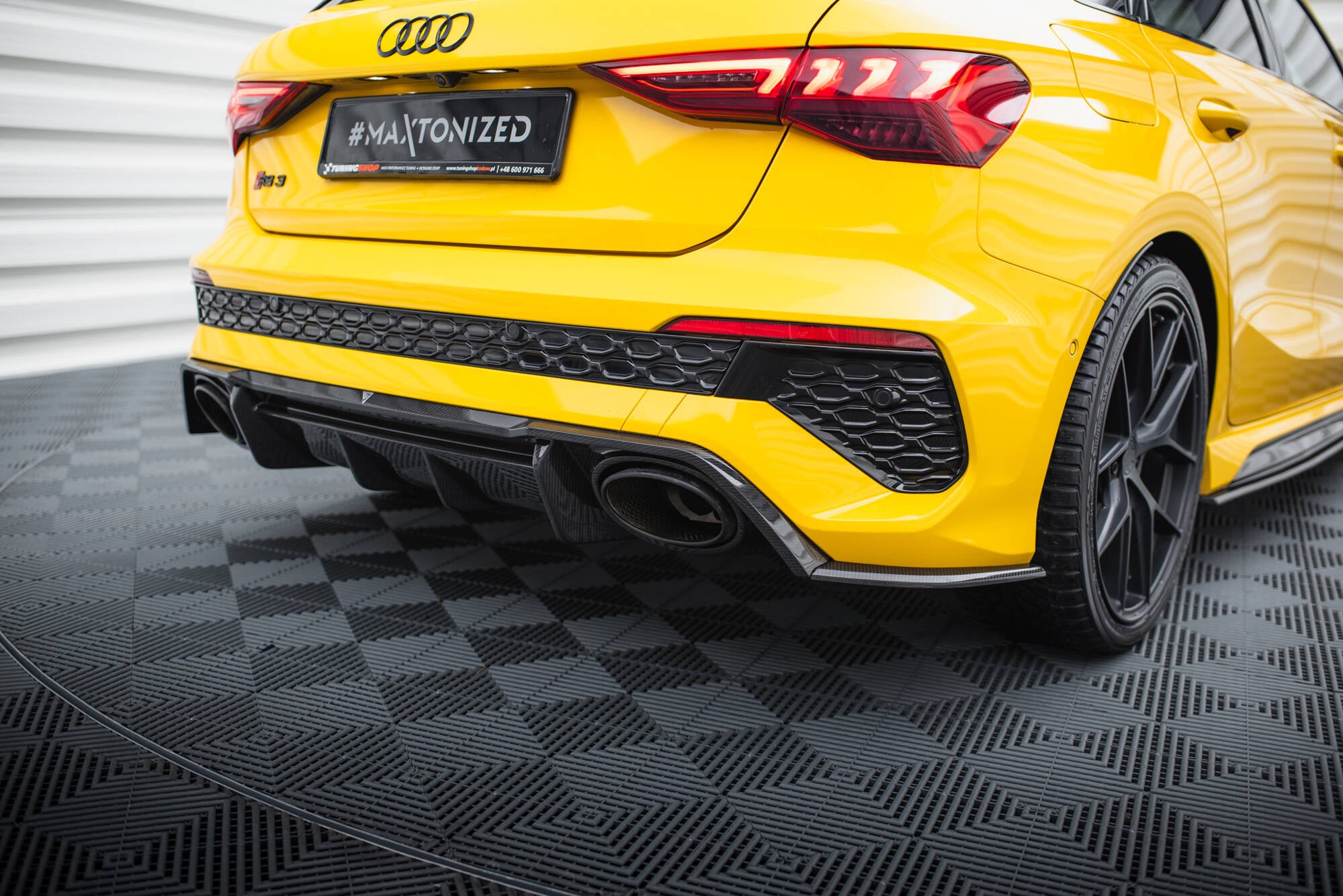 Maxton Design Prepreg Carbon Fiber Heck Ansatz Flaps Diffusor passend für Audi RS3 Sportback 8Y