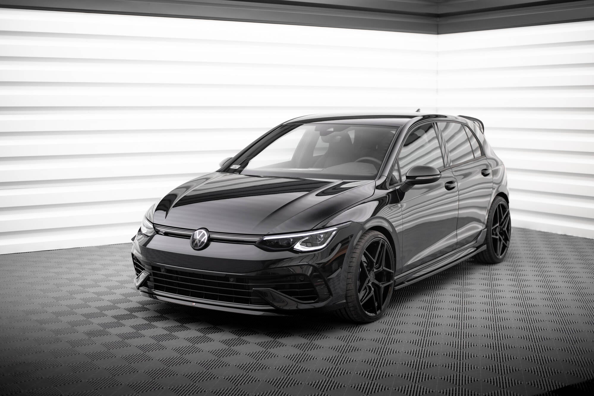 Maxton Design Street+ Spoilerlippe Front Ansatz V.7 passend für VW Golf R Hatchback / Variant Mk8 schwarz Hochglanz