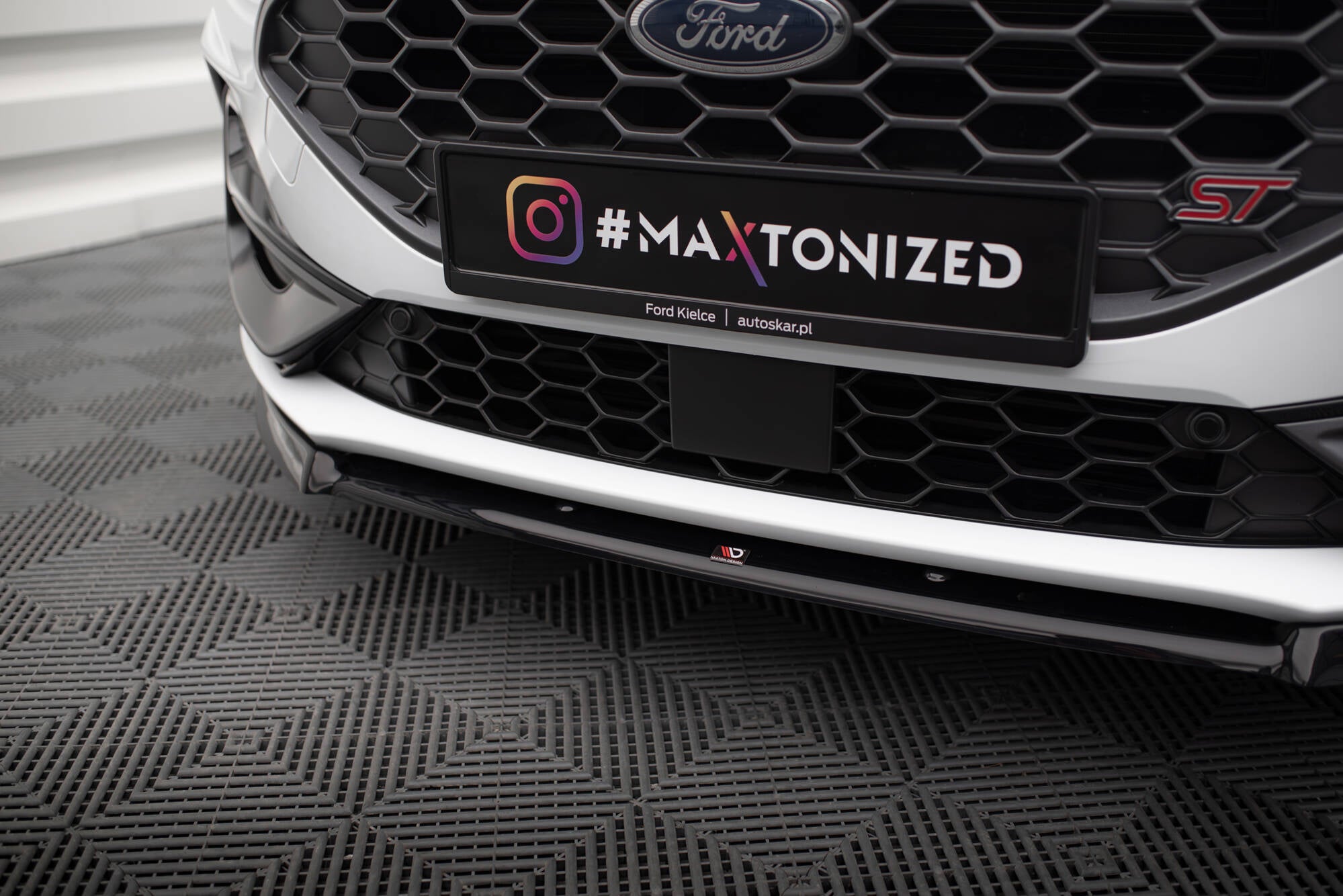 Maxton Design Street+ Spoilerlippe Front Ansatz V.2 passend für Ford Focus ST / ST-Line Mk4 Facelift schwarz Hochglanz