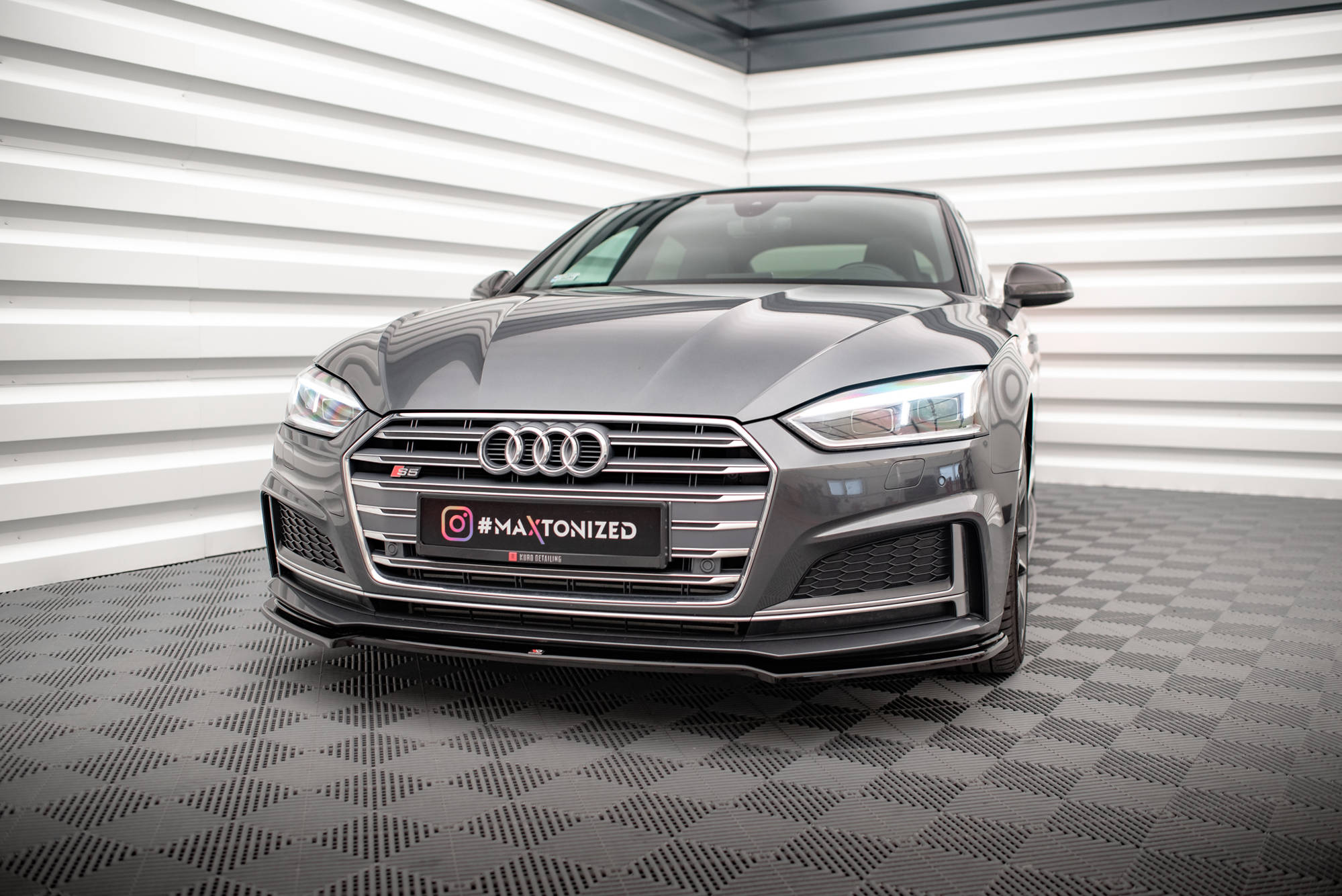Maxton Design Street+ Spoilerlippe Front Ansatz V.1 passend für Audi S5 / A5 S-Line F5 Coupe / Sportback schwarz Hochglanz