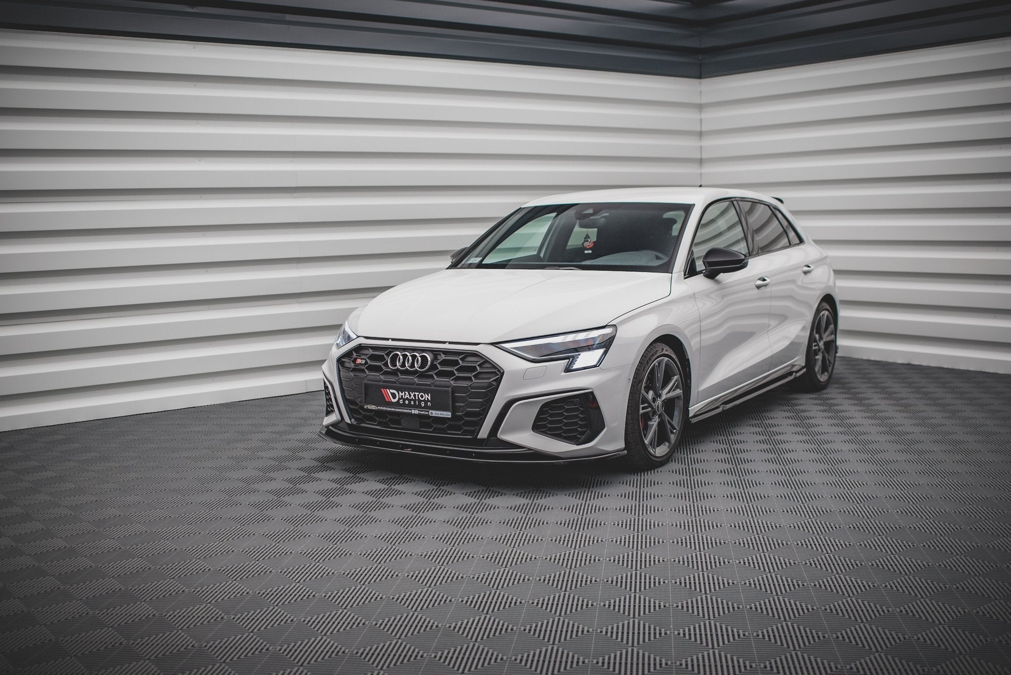 Maxton Design Street+ Spoilerlippe Front Ansatz V.1 passend für Audi S3 / A3 S-Line 8Y schwarz Hochglanz