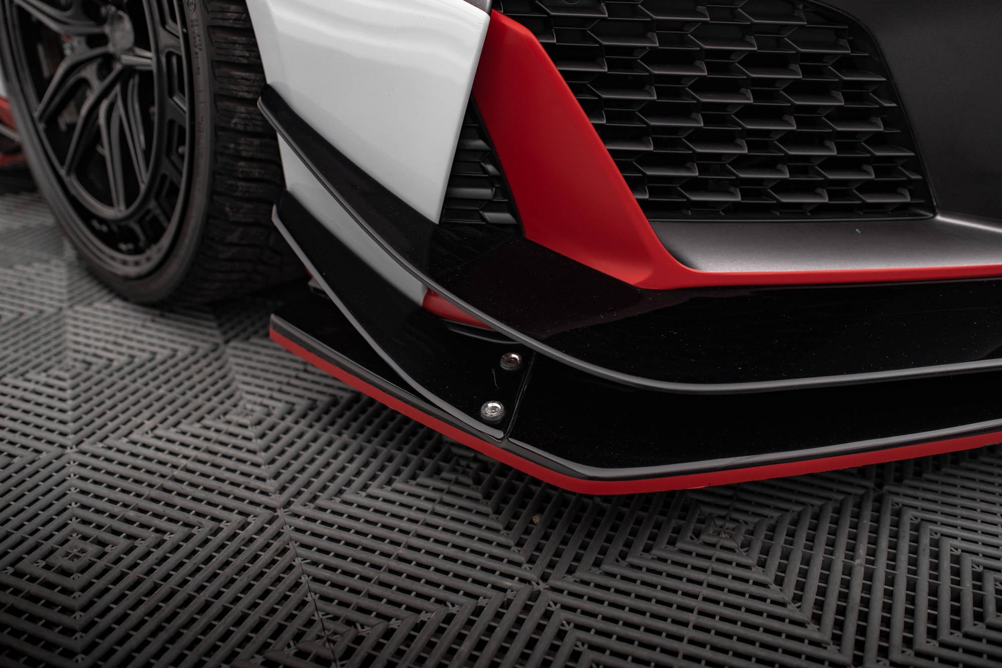 Maxton Design Bottom Canards Audi R8 Mk2 Facelift schwarz Hochglanz