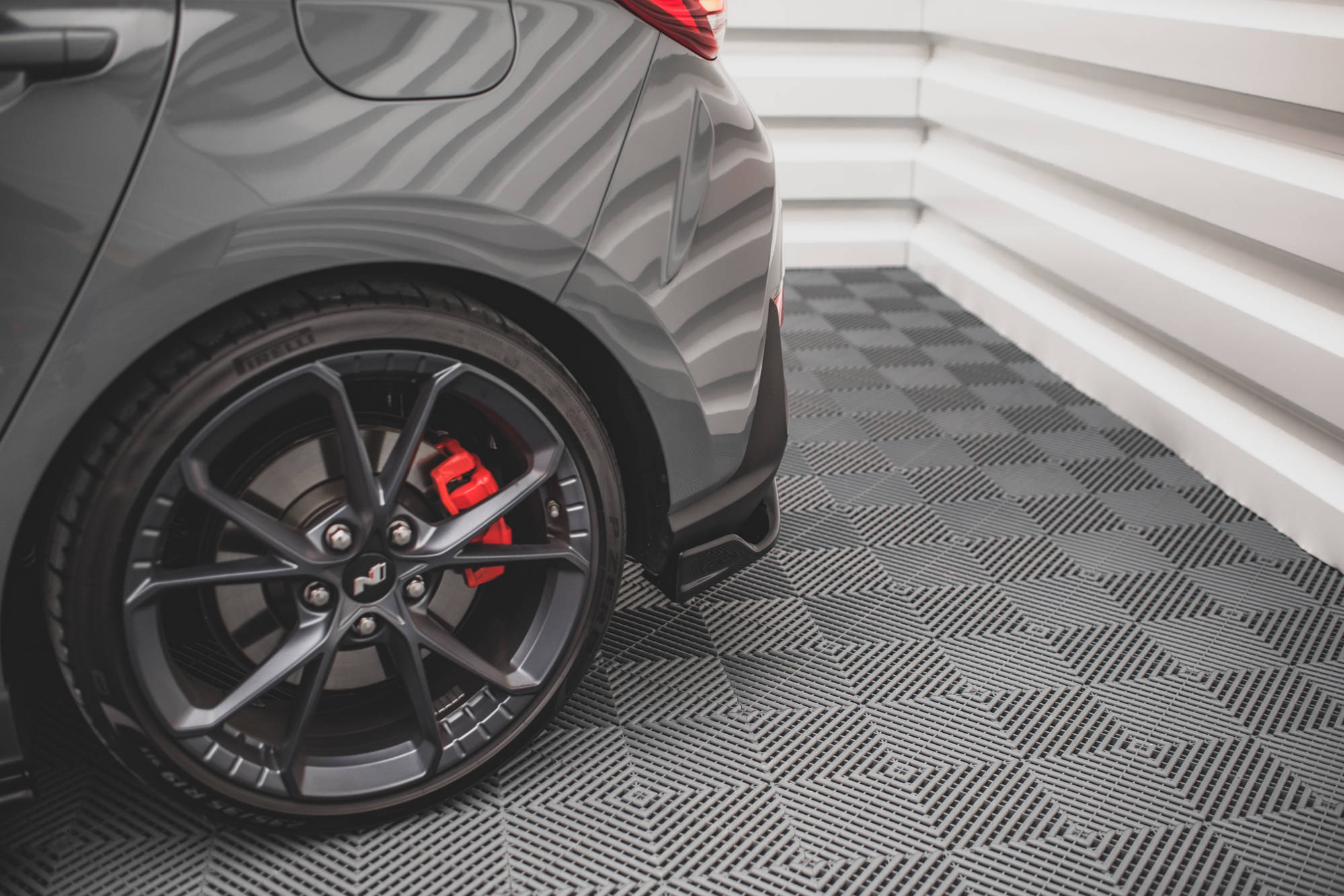 Maxton Design Heck Ansatz Flaps Diffusor V.3 passend für Hyundai I30 N Hatchback Mk3 Facelift schwarz Hochglanz