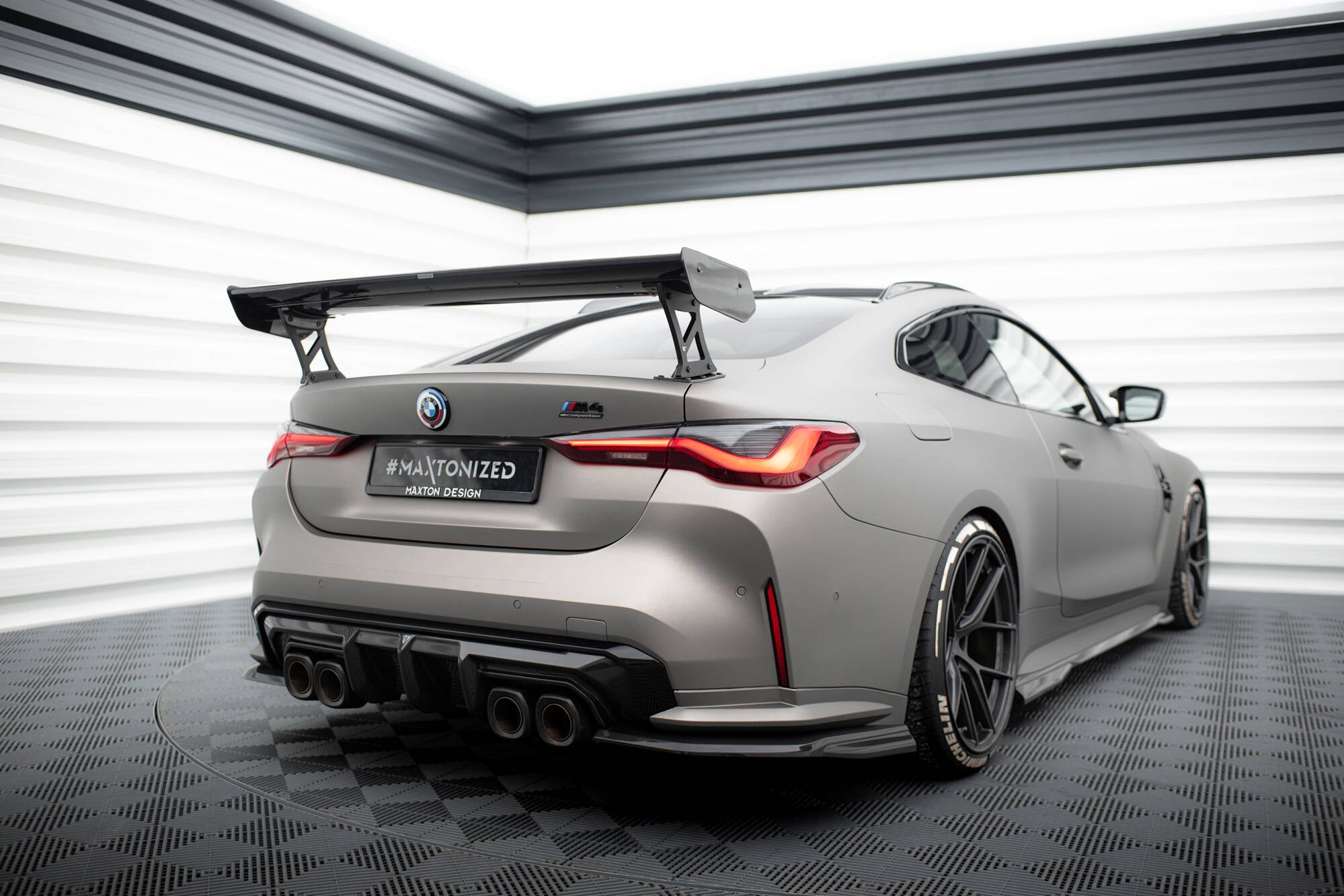 Maxton Design Carbon Spoiler With External Brackets Uprights BMW M4 G82 / G82 Facelift / M440i / 4 M-Paket G22 / G22 Facelift für BMW 4er Coupe