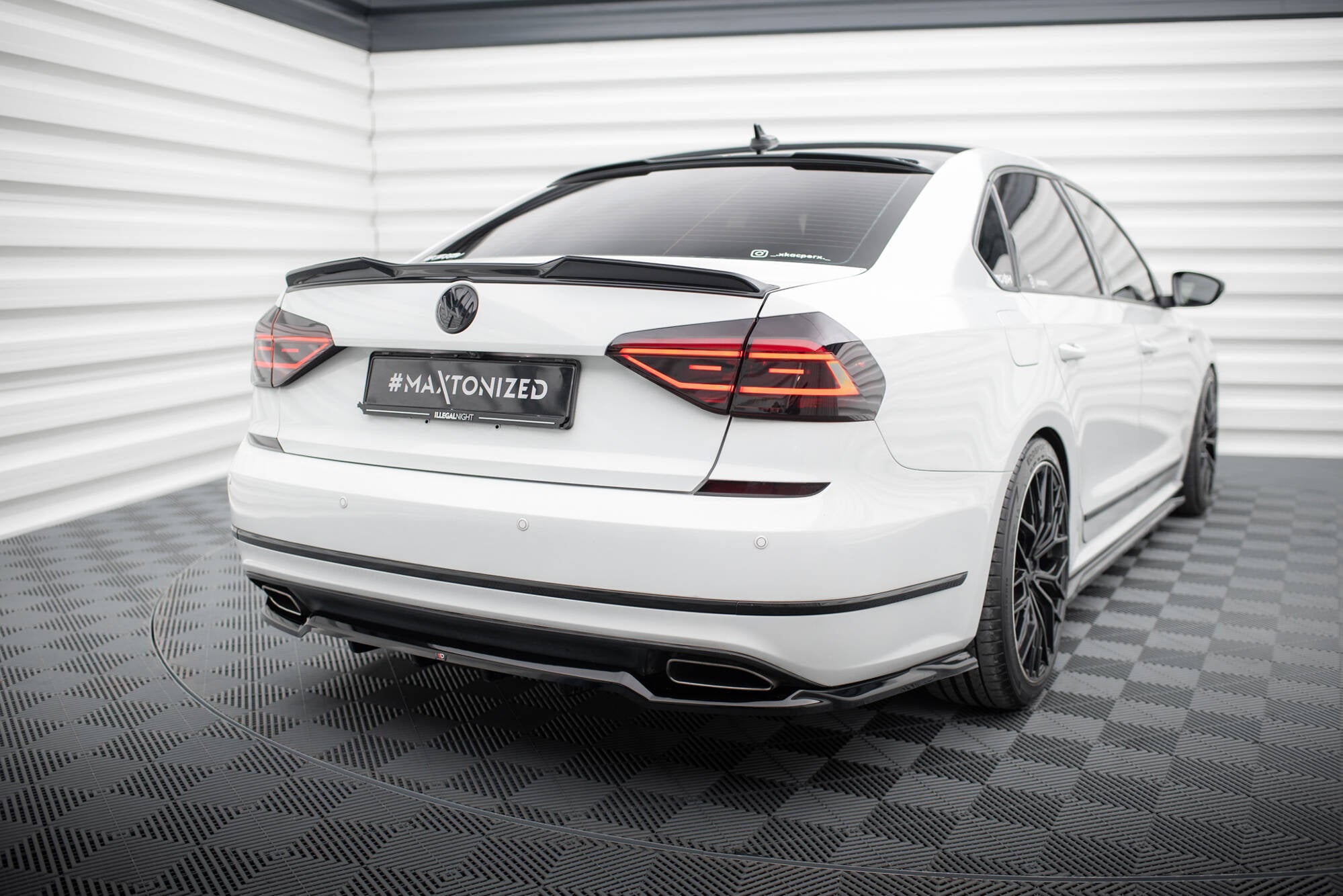 Maxton Design Spoiler CAP 3D passend für VW Passat GT B8 Facelift USA schwarz Hochglanz