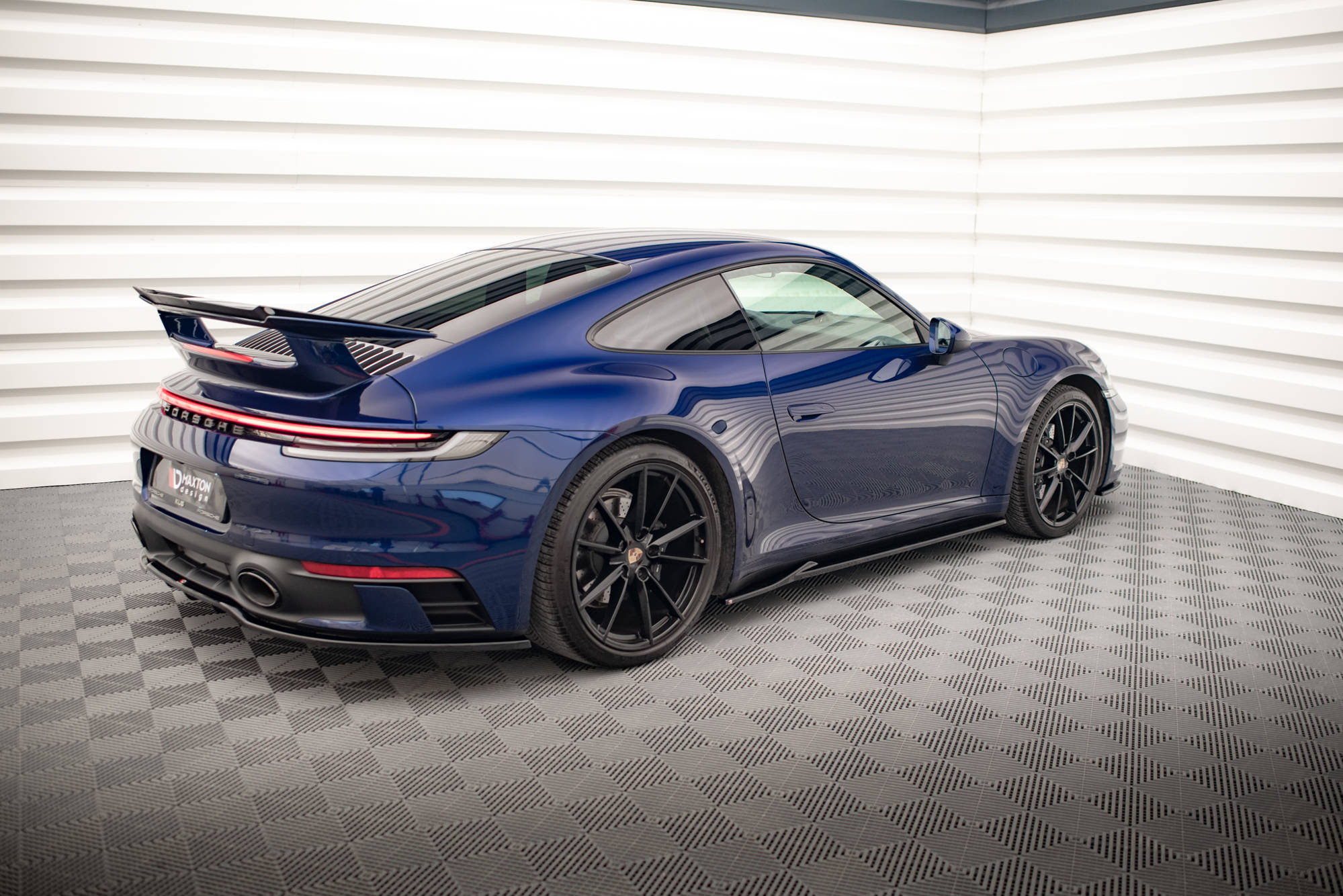 Maxton Design Street+ Seitenschweller Leisten passend für V.1 passend für Porsche 911 Carrera Aero / Carrera GTS 992 schwarz Hochglanz