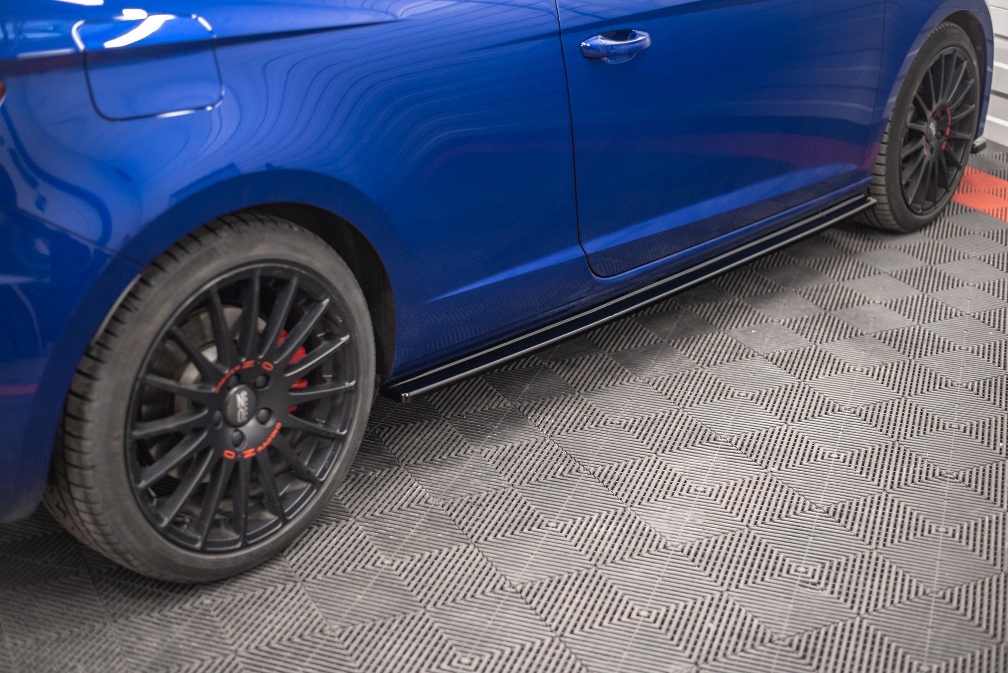 Maxton Design Street+ Seitenschweller Leisten passend für Seat Leon Cupra / FR SC Mk3 / Mk3 FL schwarz Hochglanz