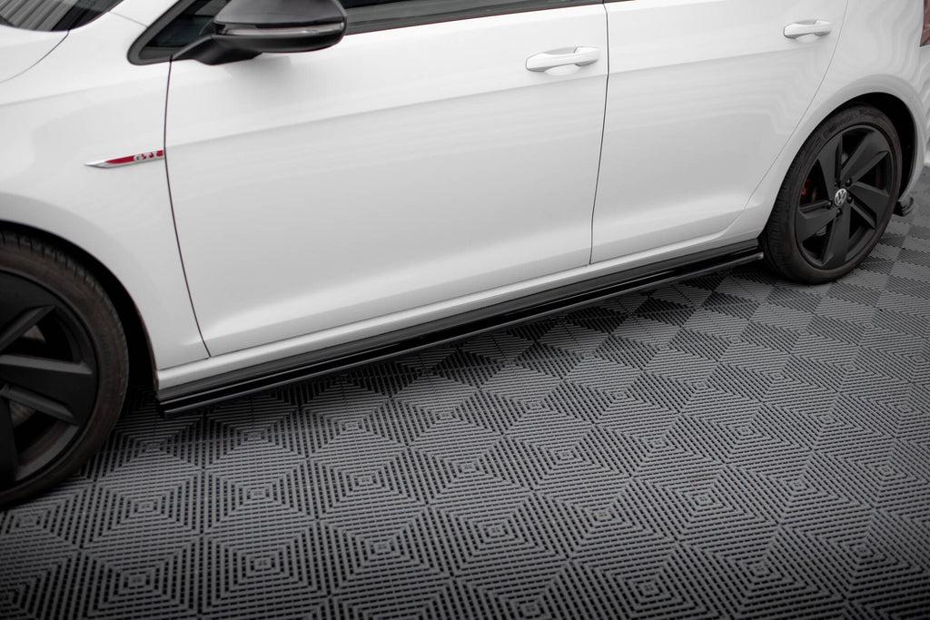 Maxton Design Street+ Seitenschweller Leisten passend für V.1 passend für VW Golf GTI / GTD Mk7 / Mk7 Facelift (breit) schwarz Hochglanz