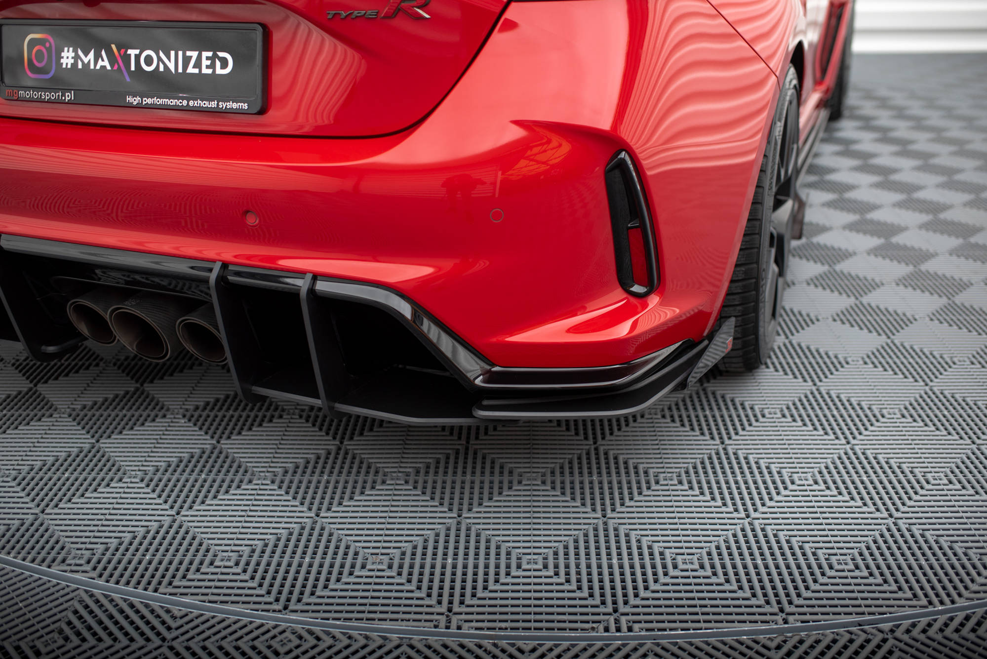 Maxton Design Street Pro Heck Ansatz Flaps Diffusor + Flaps passend für Honda Civic Type-R Mk 11 schwarz Hochglanz