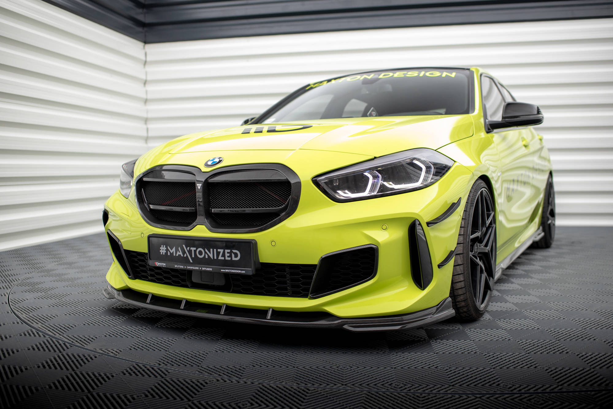 Maxton Design Prepreg Carbon Fiber Street+ Spoilerlippe Front Ansatz passend für BMW 1er M-Paket / M135i / 128ti F40