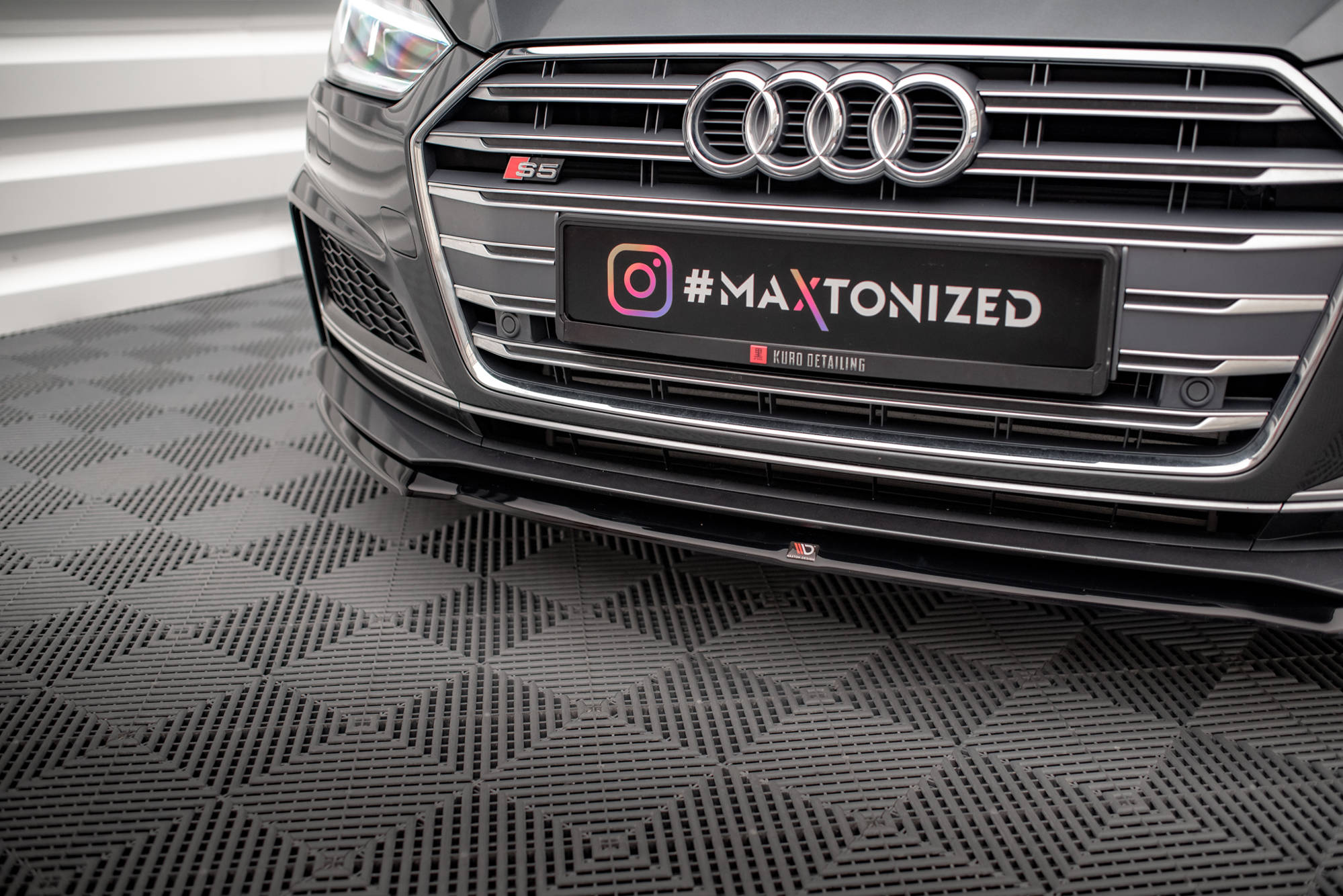 Maxton Design Street+ Spoilerlippe Front Ansatz V.2 passend für Audi S5 / A5 S-Line F5 Coupe / Sportback schwarz Hochglanz