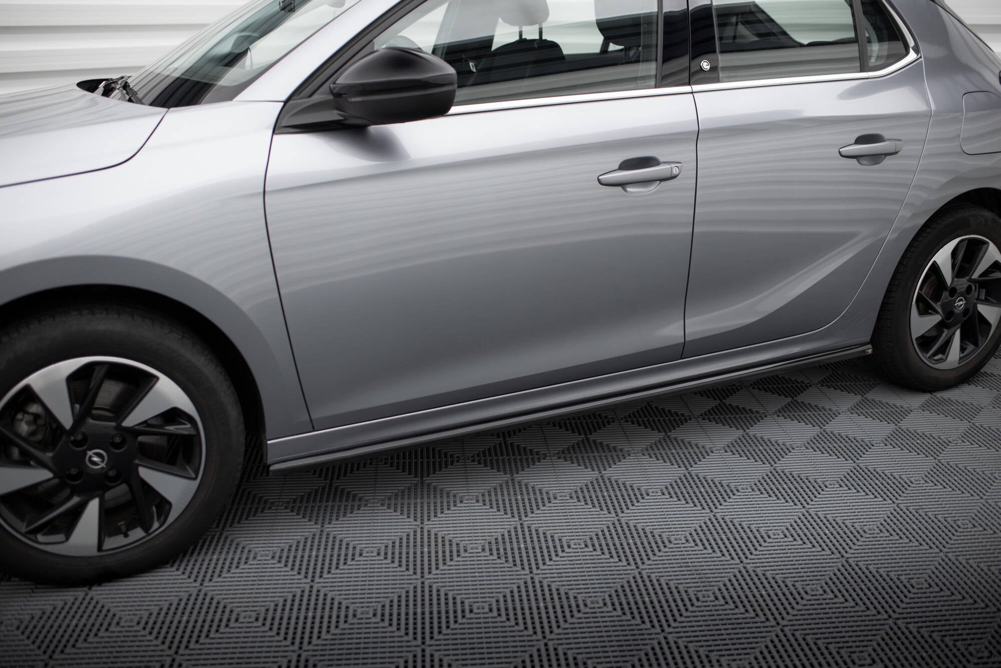Maxton Design Street+ Seitenschweller Leisten passend für Opel Corsa F ( Mk6) schwarz Hochglanz