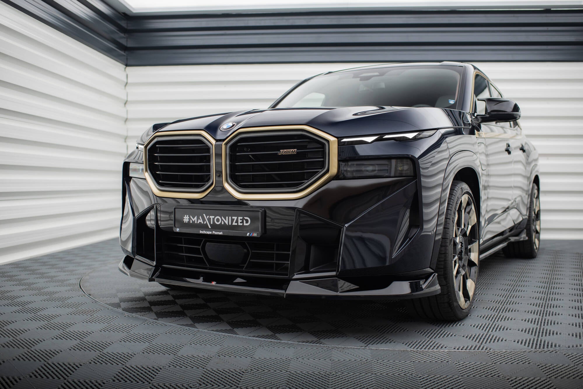 Maxton Design Street+ Spoilerlippe Front Ansatz V.2 passend für BMW XM G09 schwarz Hochglanz