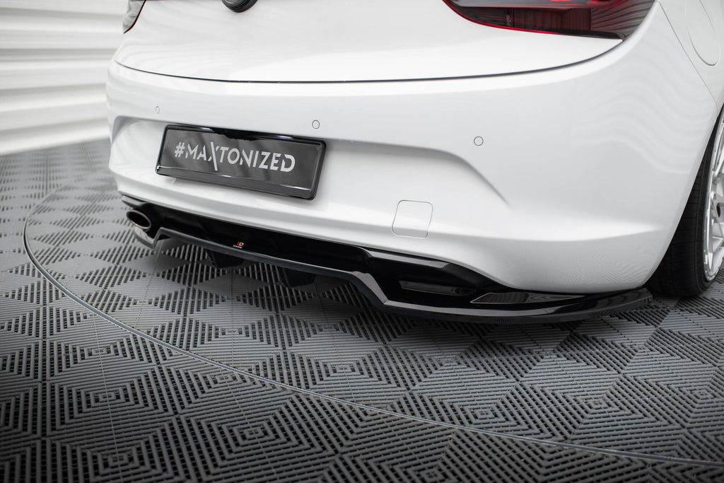 Maxton Design Street+ Mittlerer Diffusor RACE passend für Opel Cascada schwarz Hochglanz
