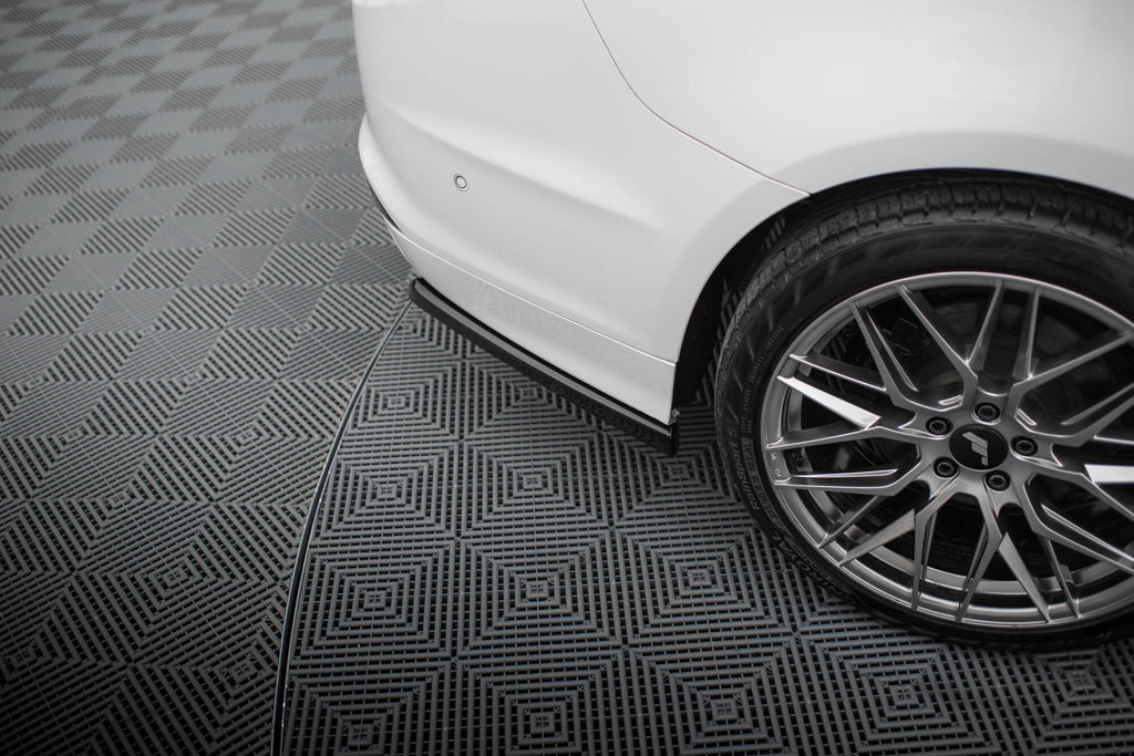 Maxton Design Heck Ansatz Flaps Diffusor passend für Ford Mondeo Sport Mk5 Facelift / Fusion Sport Mk2 Facelift schwarz Hochglanz