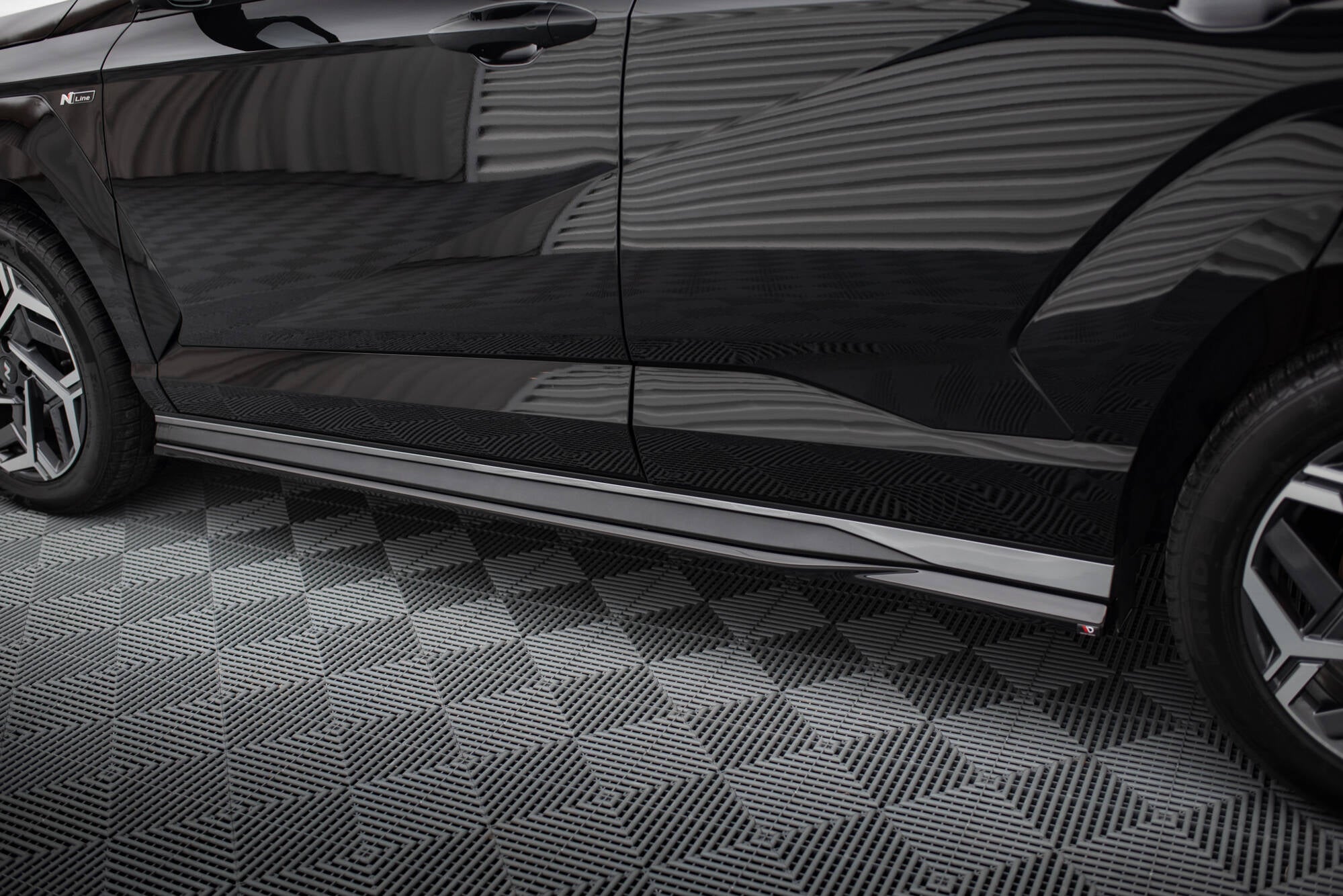 Maxton Design Street+ Seitenschweller Leisten passend für Hyundai Kona N-line Mk2 schwarz Hochglanz
