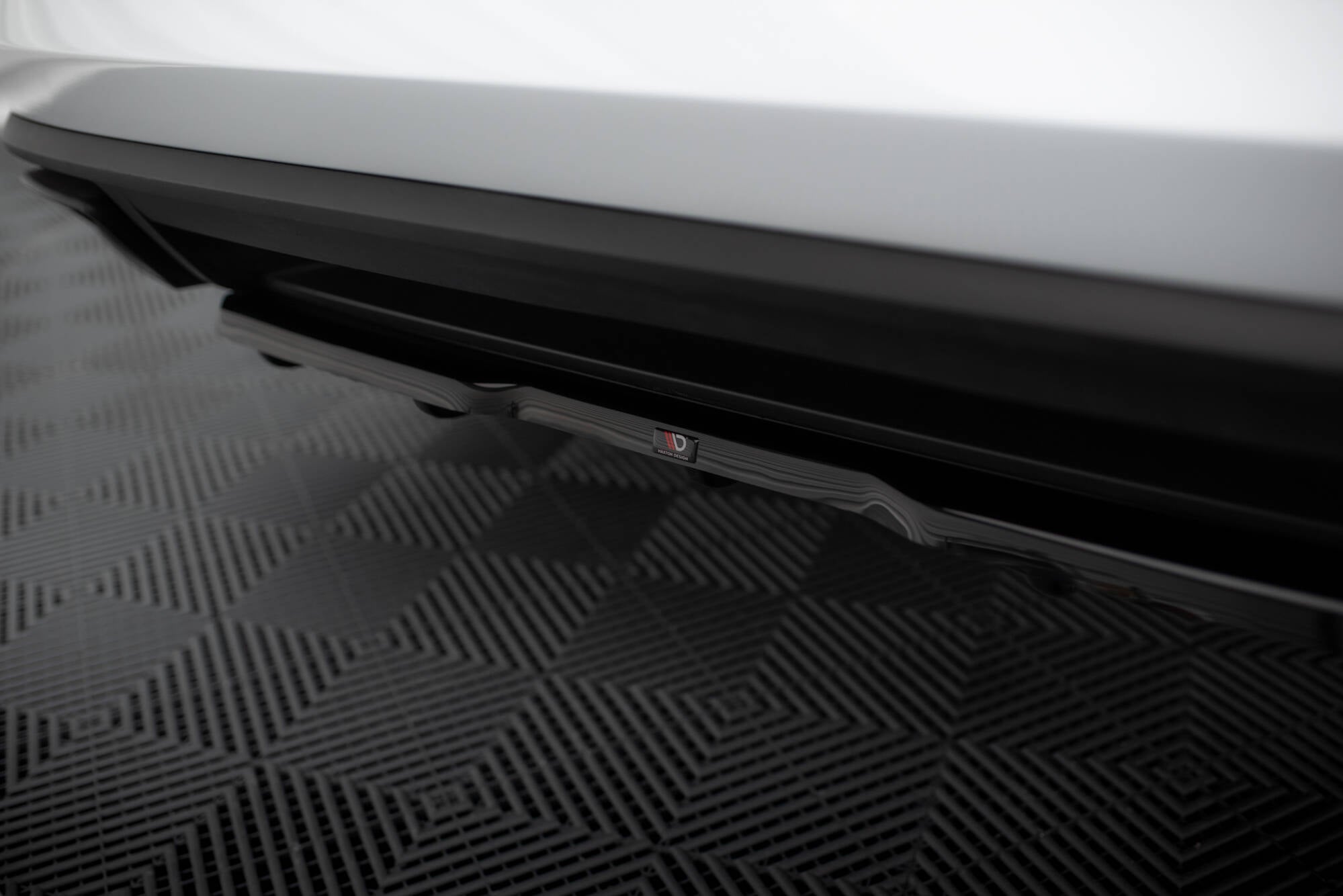 Maxton Design Street+ Mittlerer Diffusor RACE passend für Skoda Kodiaq RS Mk1 / Mk1 Facelift schwarz Hochglanz