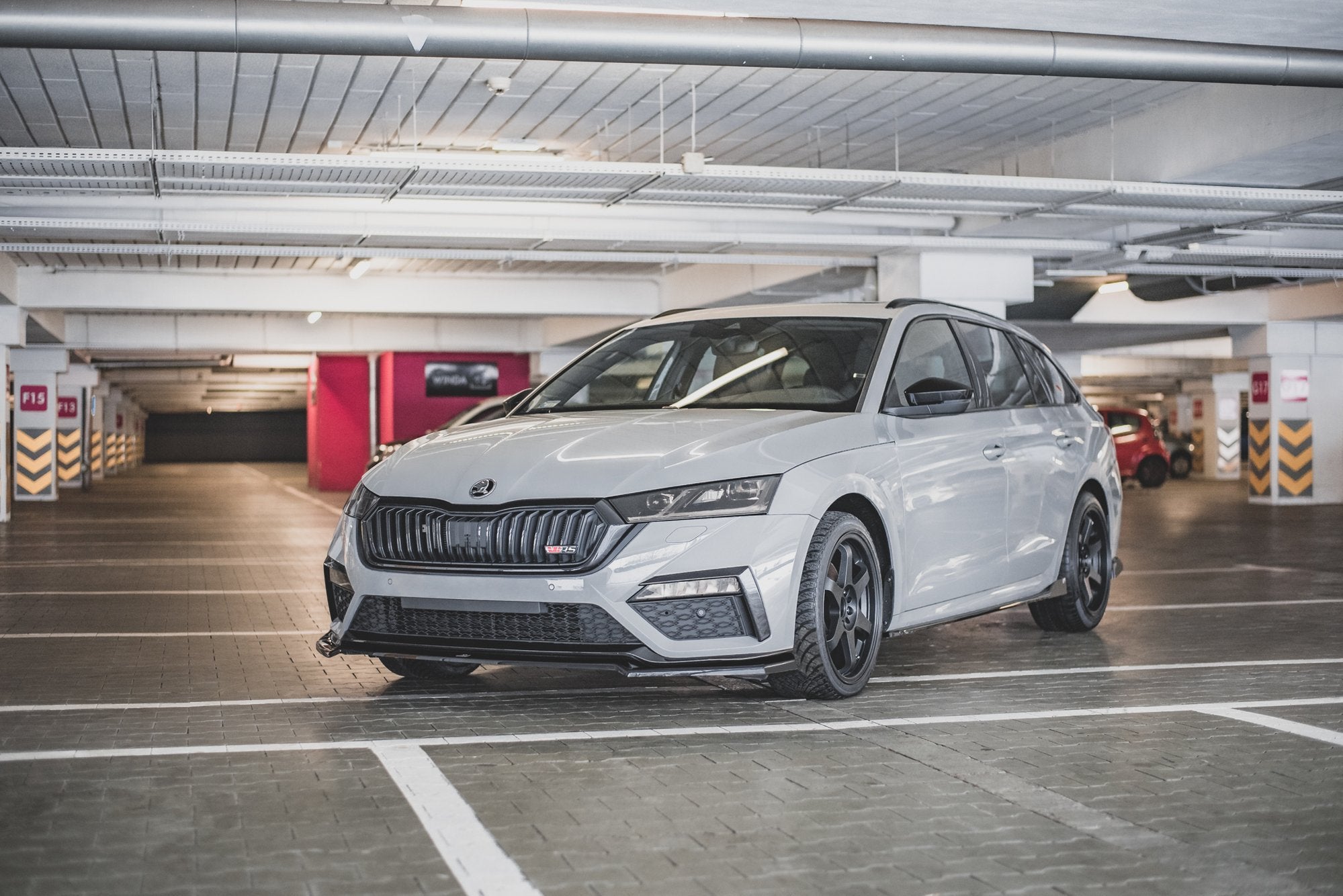 Maxton Design Street+ Spoilerlippe Front Ansatz V.2 passend für Skoda Octavia RS Mk4 schwarz Hochglanz