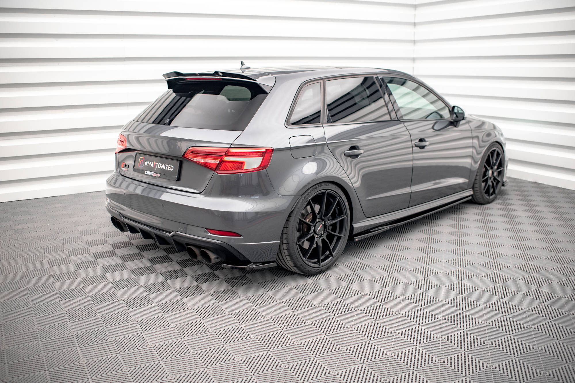 Maxton Design Heck Ansatz Flaps Diffusor V.1 passend für Audi S3 Sportback 8V Facelift schwarz Hochglanz