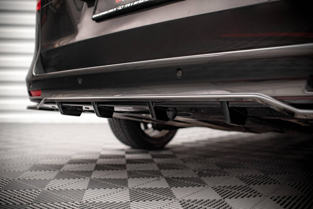 Maxton Design Street+ Mittlerer Diffusor RACE passend für Mercedes-Benz V-Klasse AMG-Line W447 Facelift schwarz Hochglanz