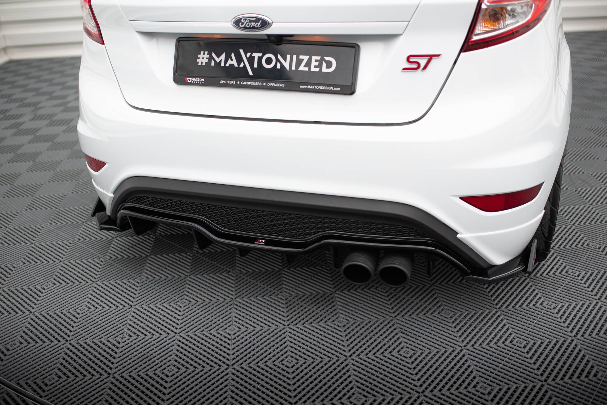 Maxton Design Heck Ansatz Flaps Diffusor V.3 + Flaps passend für Ford Fiesta ST Mk7 Facelift