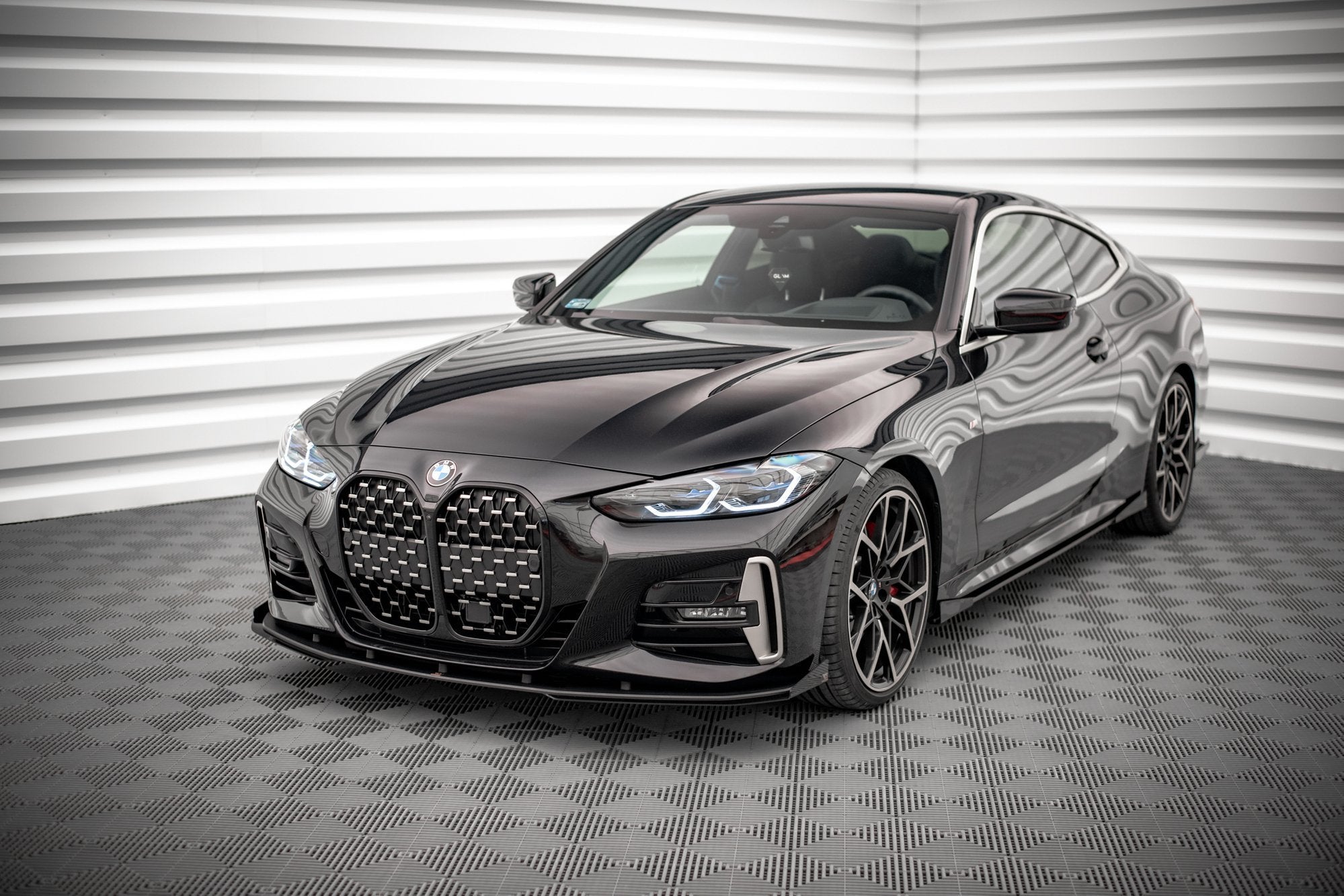 Maxton Design Street Pro Street+ Spoilerlippe Front Ansatz passend für + Flaps passend für BMW 4er M-Paket / M440i G22 / G23 / G22 Facelift / G23 Facelift schwarz Hochglanz