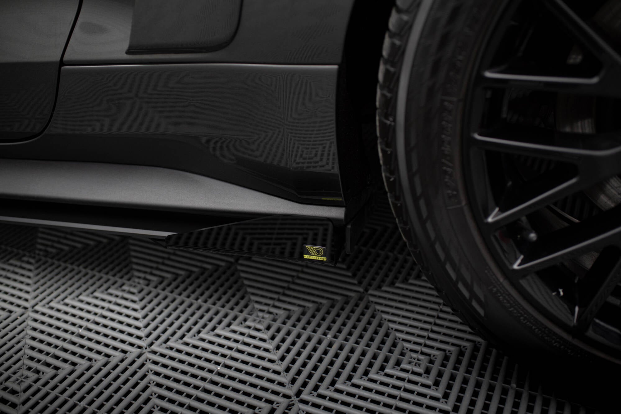 Maxton Design Seitenschweller Flaps passend für Ford Mustang GT Mk6 schwarz Hochglanz