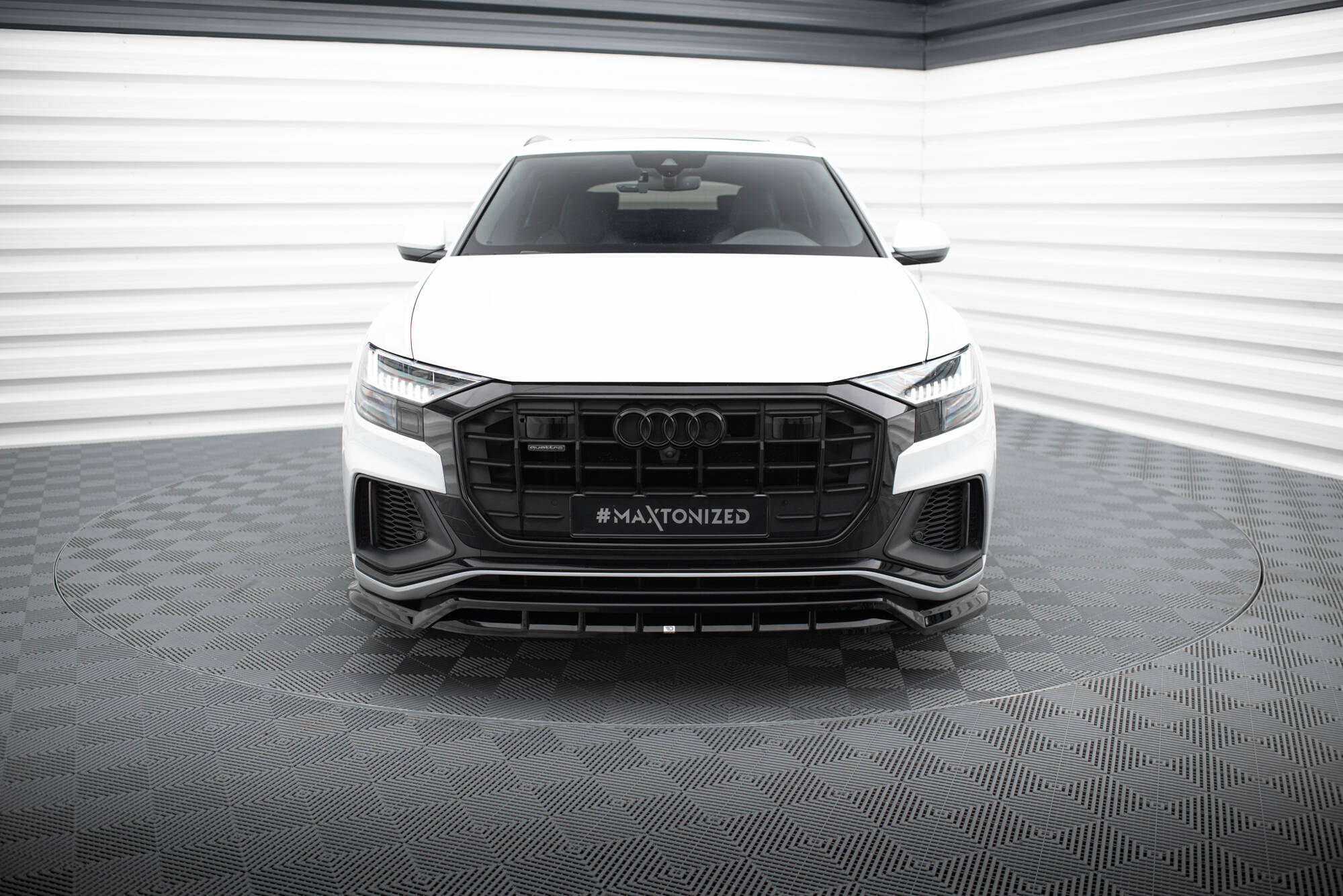 Maxton Design Street+ Spoilerlippe Front Ansatz V.2 passend für Audi SQ8 / Q8 S-Line Mk1 schwarz Hochglanz