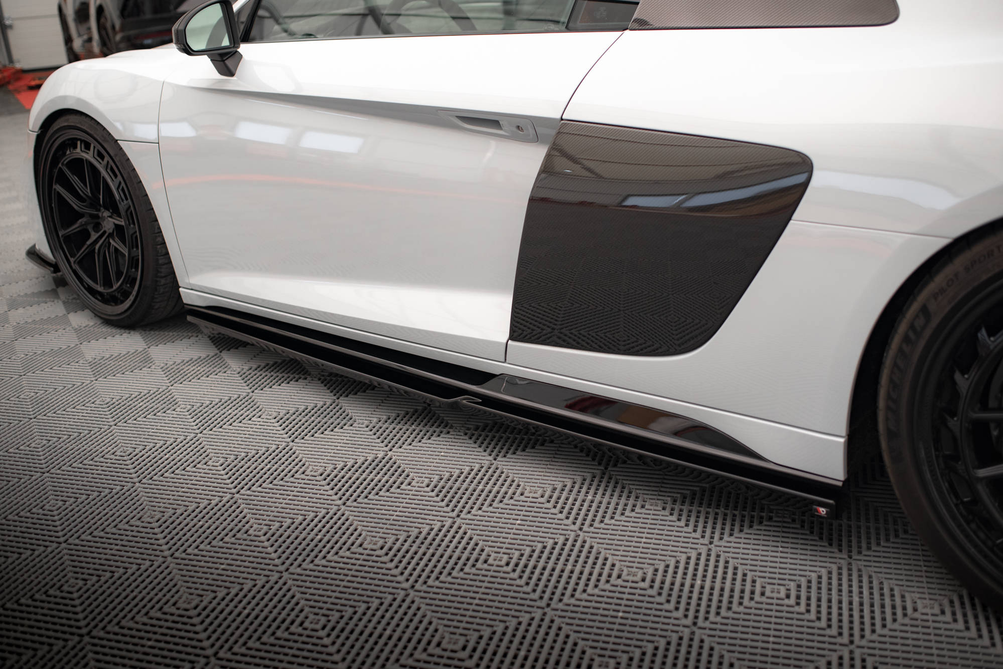 Maxton Design Street+ Seitenschweller Leisten V.2 passend für Audi R8 Mk2 Facelift schwarz Hochglanz