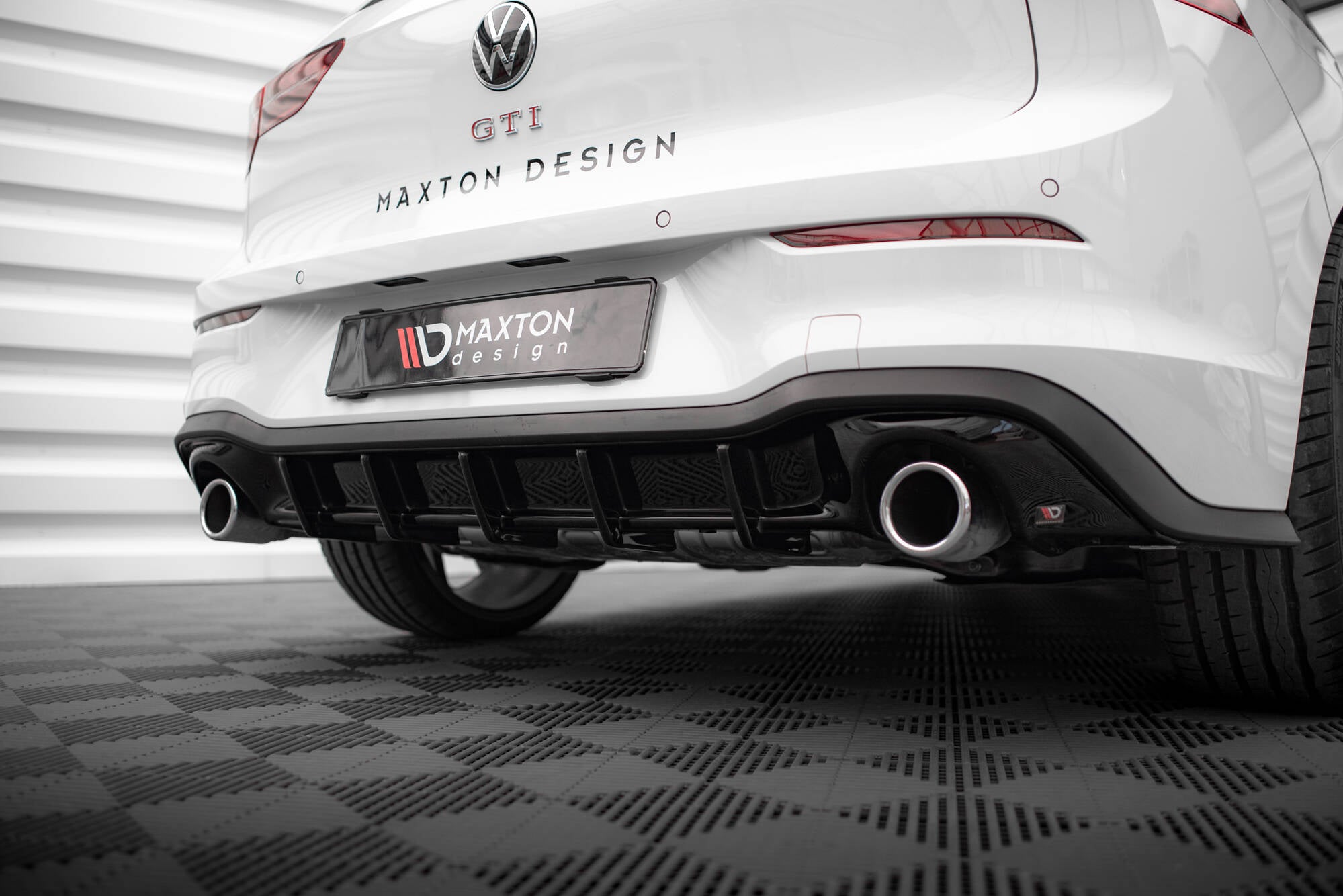 Maxton Design Diffusor Heck Ansatz V.3 passend für VW Golf GTI Mk8 schwarz Hochglanz