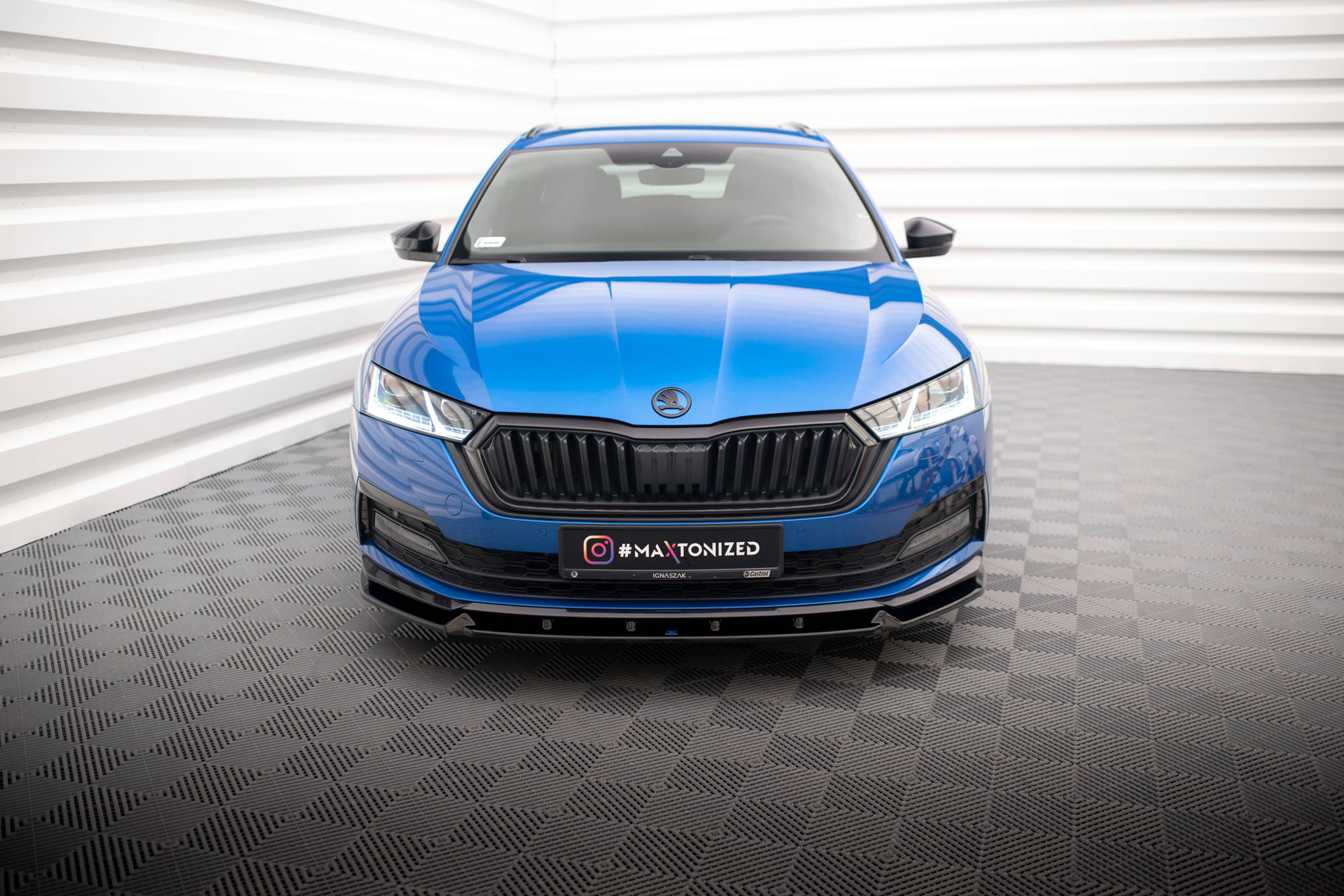Maxton Design Street+ Spoilerlippe Front Ansatz V.1 passend für Skoda Octavia Sportline Mk4 schwarz Hochglanz