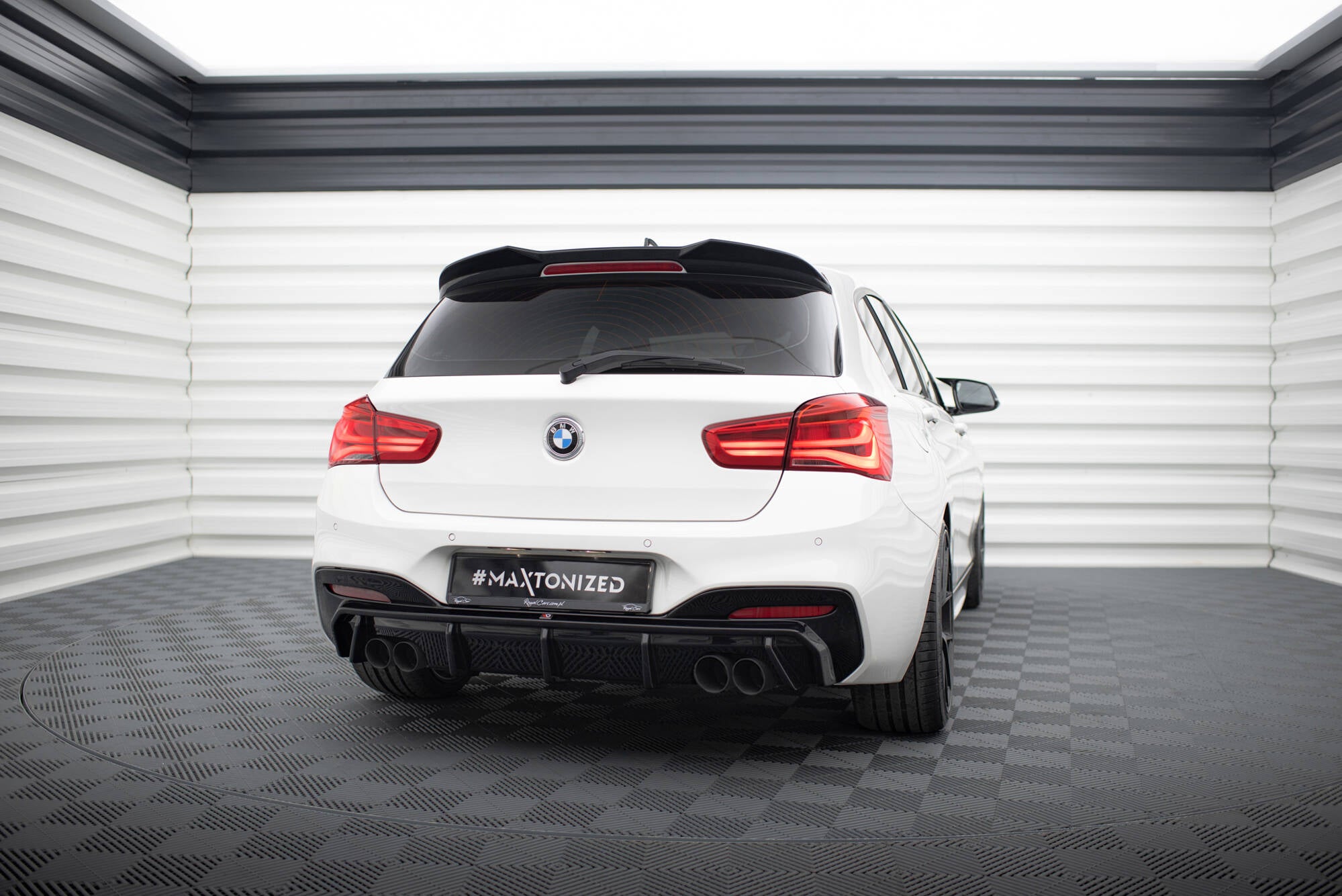 Maxton Design Diffusor Heck Ansatz V.3 passend für BMW 1er M-Paket / M140i F20 Facelift (Doppelauspuff li. re.)