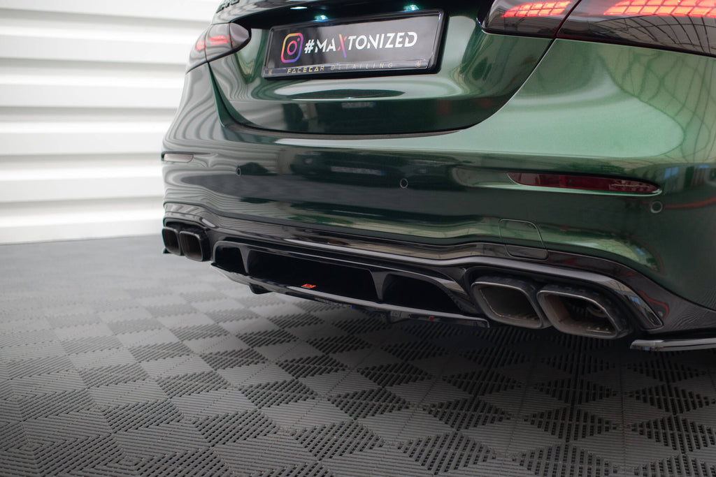 Maxton Design Street+ Mittlerer Diffusor RACE passend für Mercedes-AMG E63 W213 Facelift schwarz Hochglanz