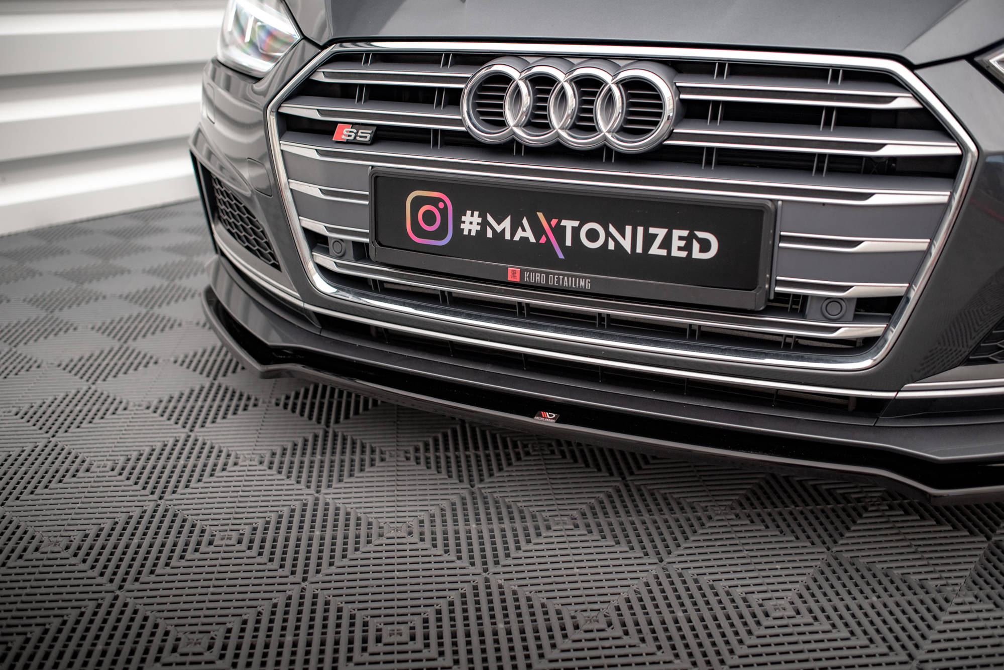 Maxton Design Street+ Spoilerlippe Front Ansatz V.1 passend für Audi S5 / A5 S-Line F5 Coupe / Sportback schwarz Hochglanz