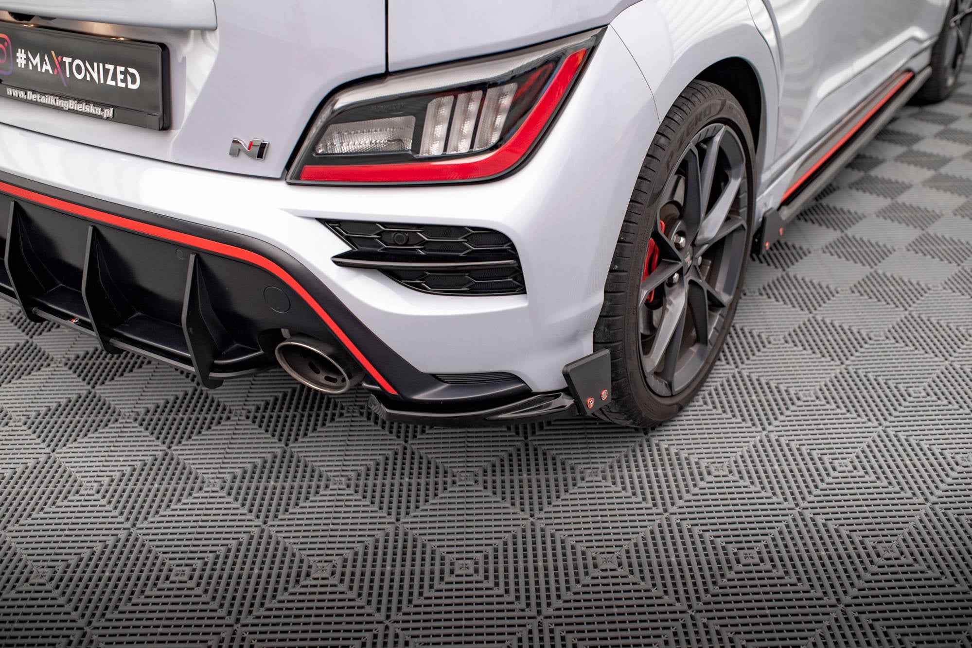 Maxton Design Heck Ansatz Flaps Diffusor V.1 + Flaps passend für Hyundai Kona N Mk1