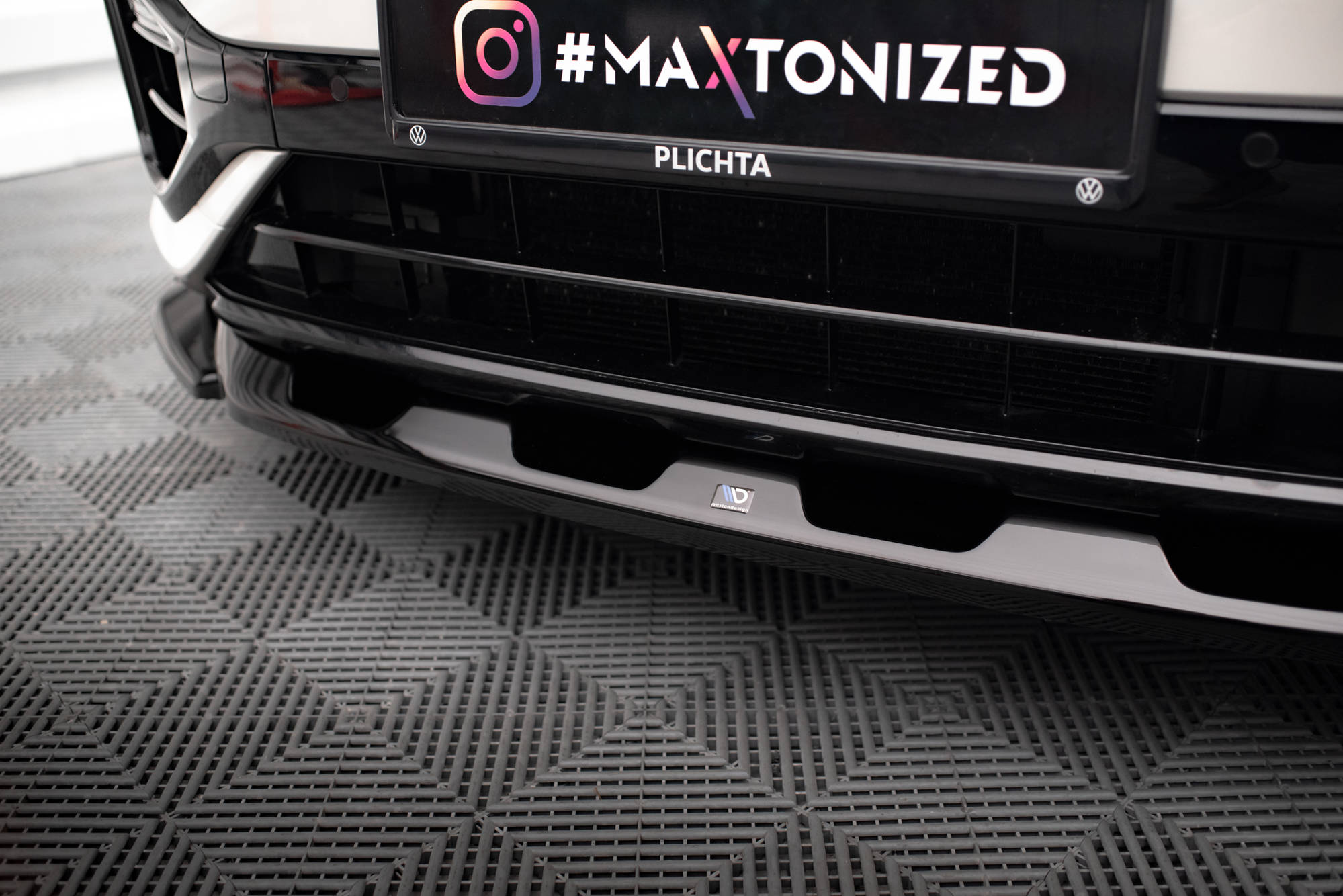 Maxton Design Street+ Spoilerlippe Front Ansatz V.2 passend für VW T-Roc R / R-Line Mk1 Facelift schwarz Hochglanz