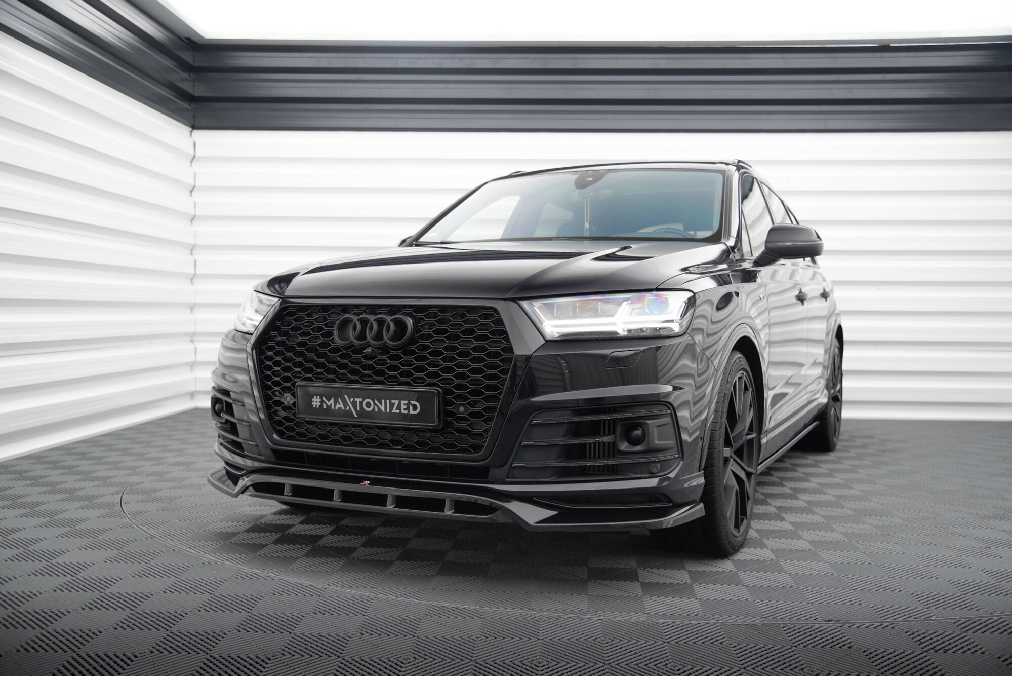 Maxton Design Street+ Spoilerlippe Front Ansatz V.2 passend für Audi SQ7 / Q7 S-Line Mk2 schwarz Hochglanz