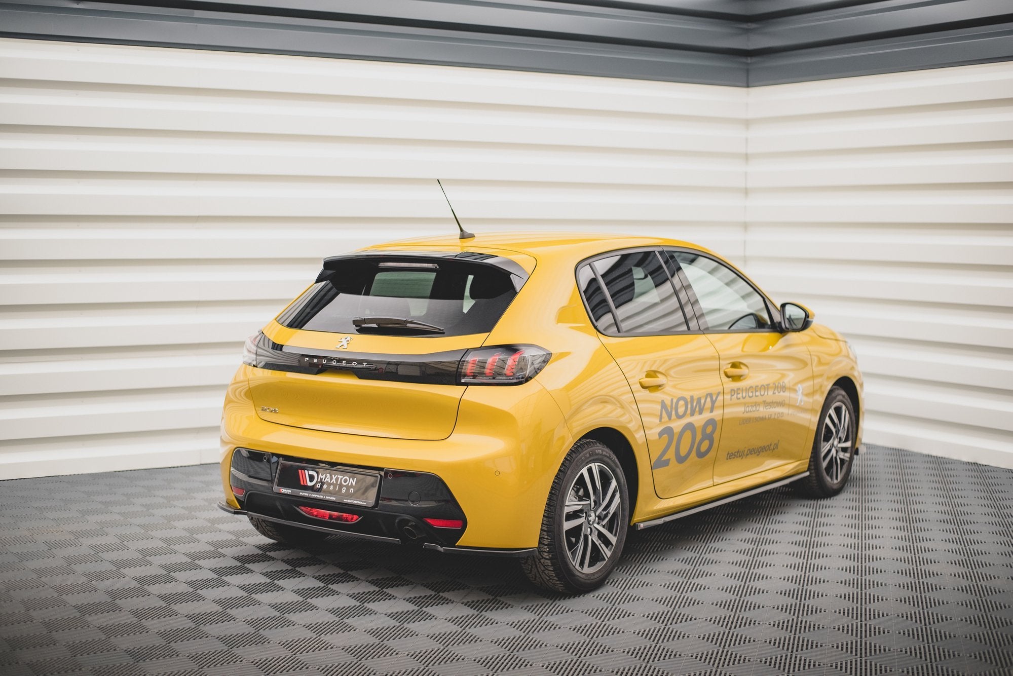 Maxton Design Heck Ansatz Flaps Diffusor passend für Peugeot 208 Mk2 schwarz Hochglanz