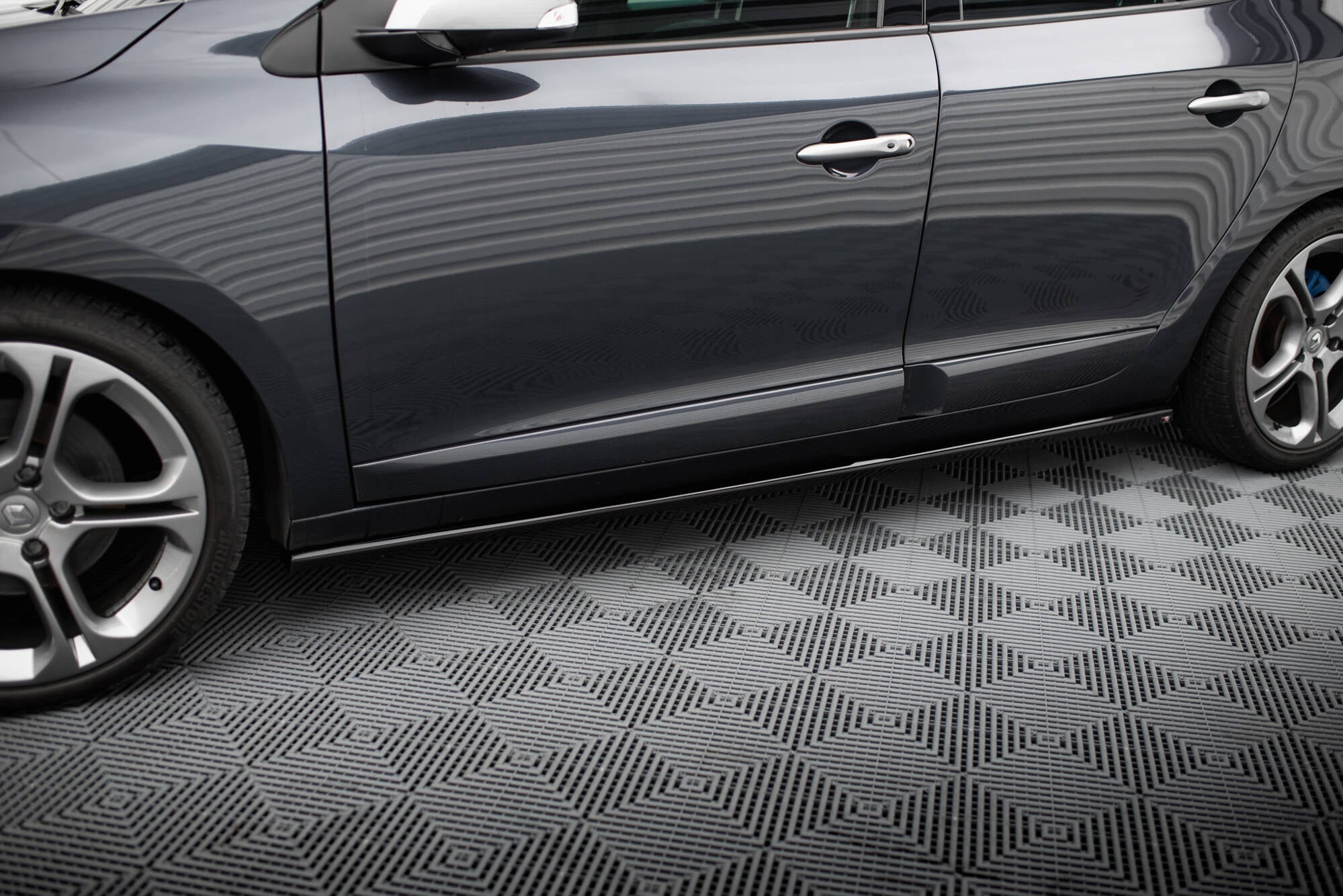 Maxton Design Street+ Seitenschweller Leisten passend für Renault Megane GT MK3 Facelift schwarz Hochglanz
