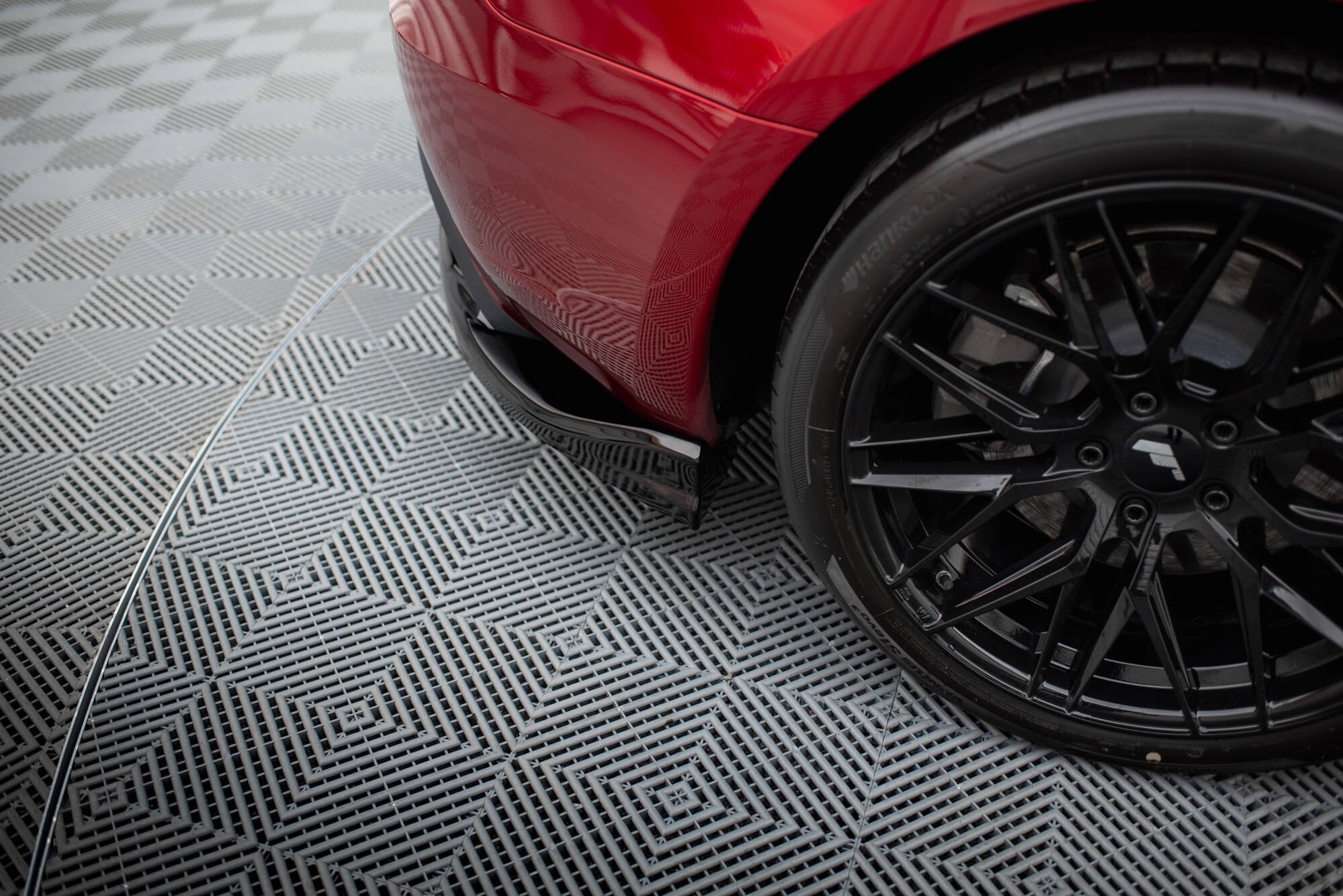 Maxton Design Street+ Mittlerer Diffusor RACE passend für V.1 Tesla Model 3 Project HighlandFacelift schwarz Hochglanz