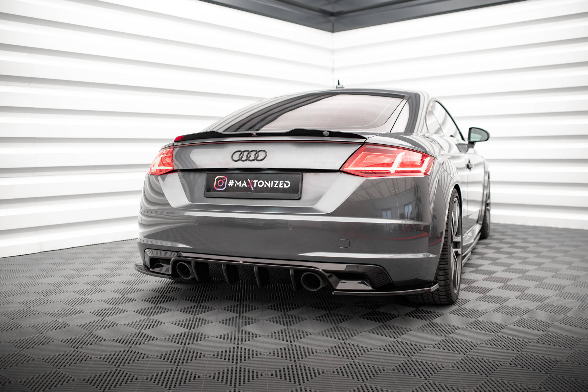 Maxton Design Spoiler CAP passend für Audi TT S / S-Line 8S / 8S Facelift schwarz Hochglanz